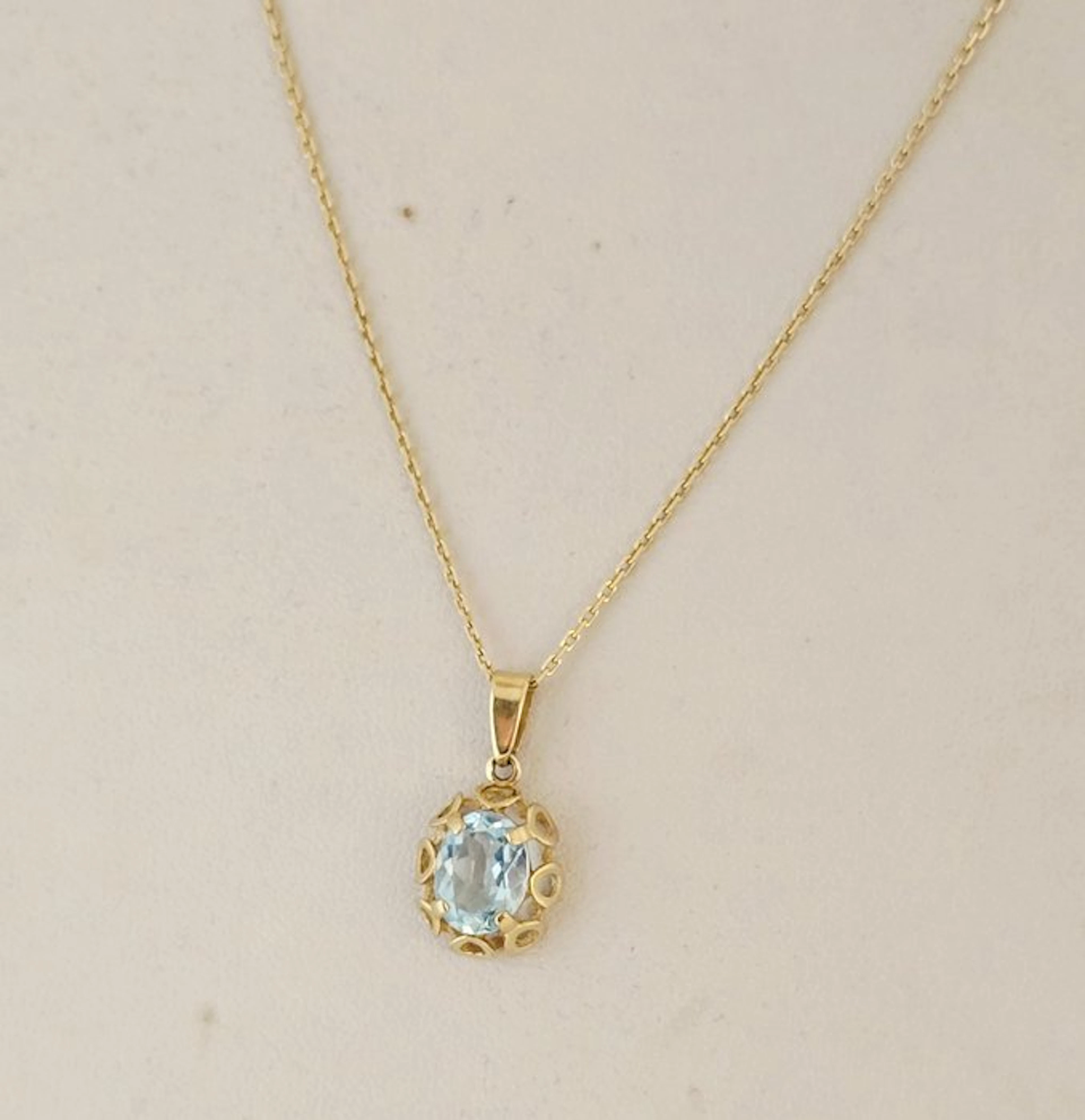 No reserve price - Necklace with pendant - 14 kt. Yellow gold - Topaz gemstone