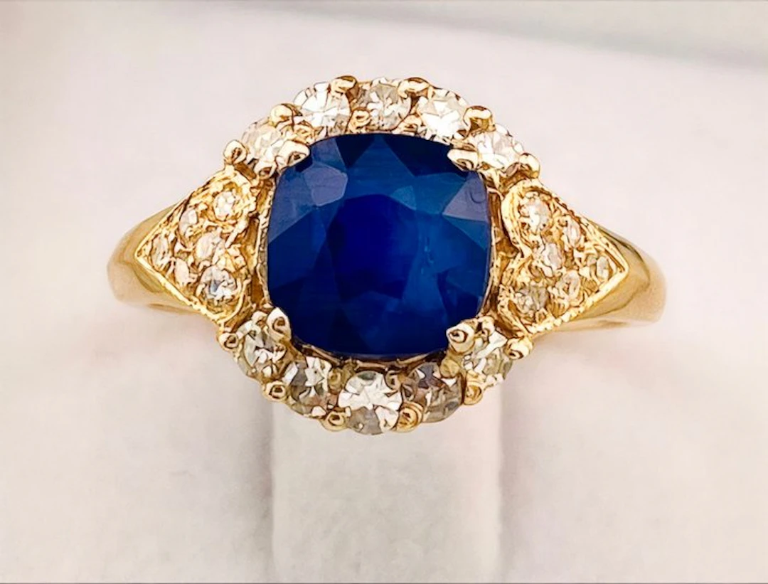 Ring - 14 kt. Yellow gold Sapphire - Diamond