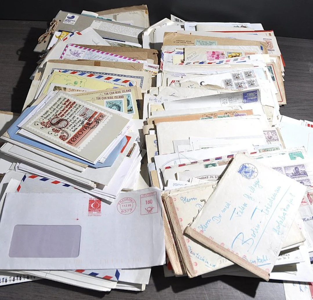 World - A lot with hundreds of FDCs