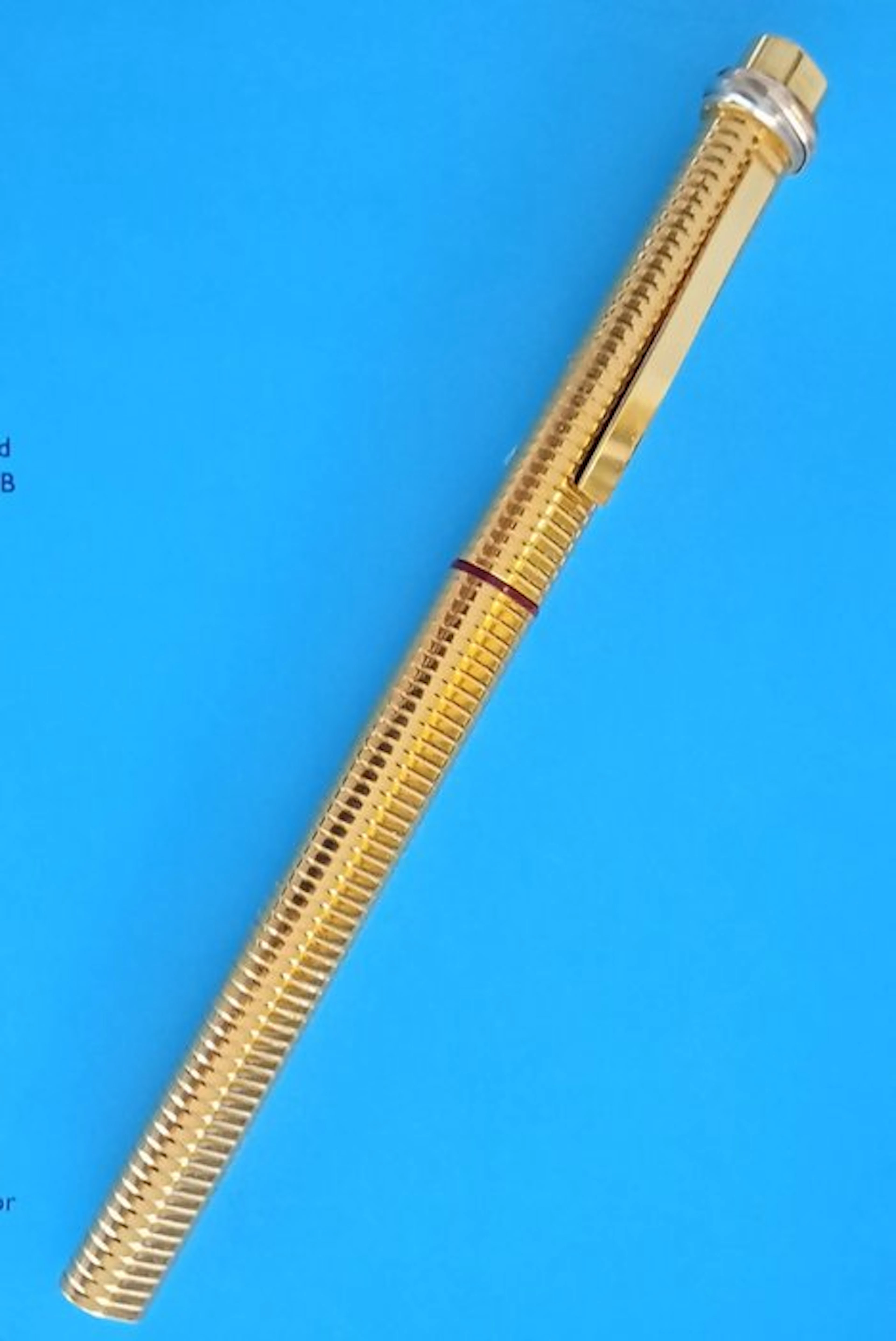 Les Must De Cartier - Vendome Trinity Gold. - Ballpoint pen