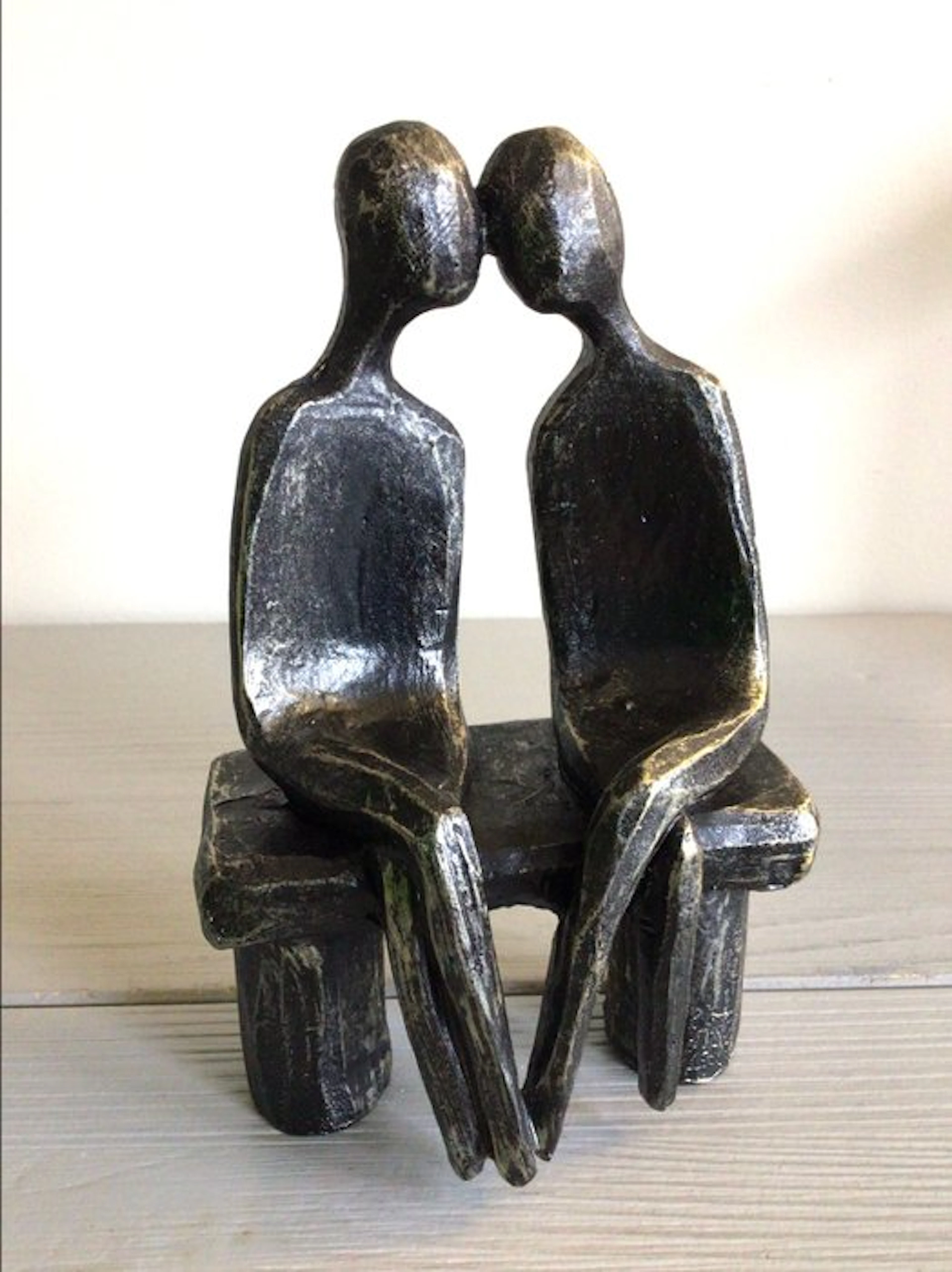Sculpture, “ Een goed gevoel “ - 15 cm - resin