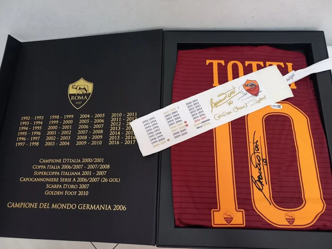 AS Roma - Italian Football League - Francesco Totti - 2016 - Football shirt