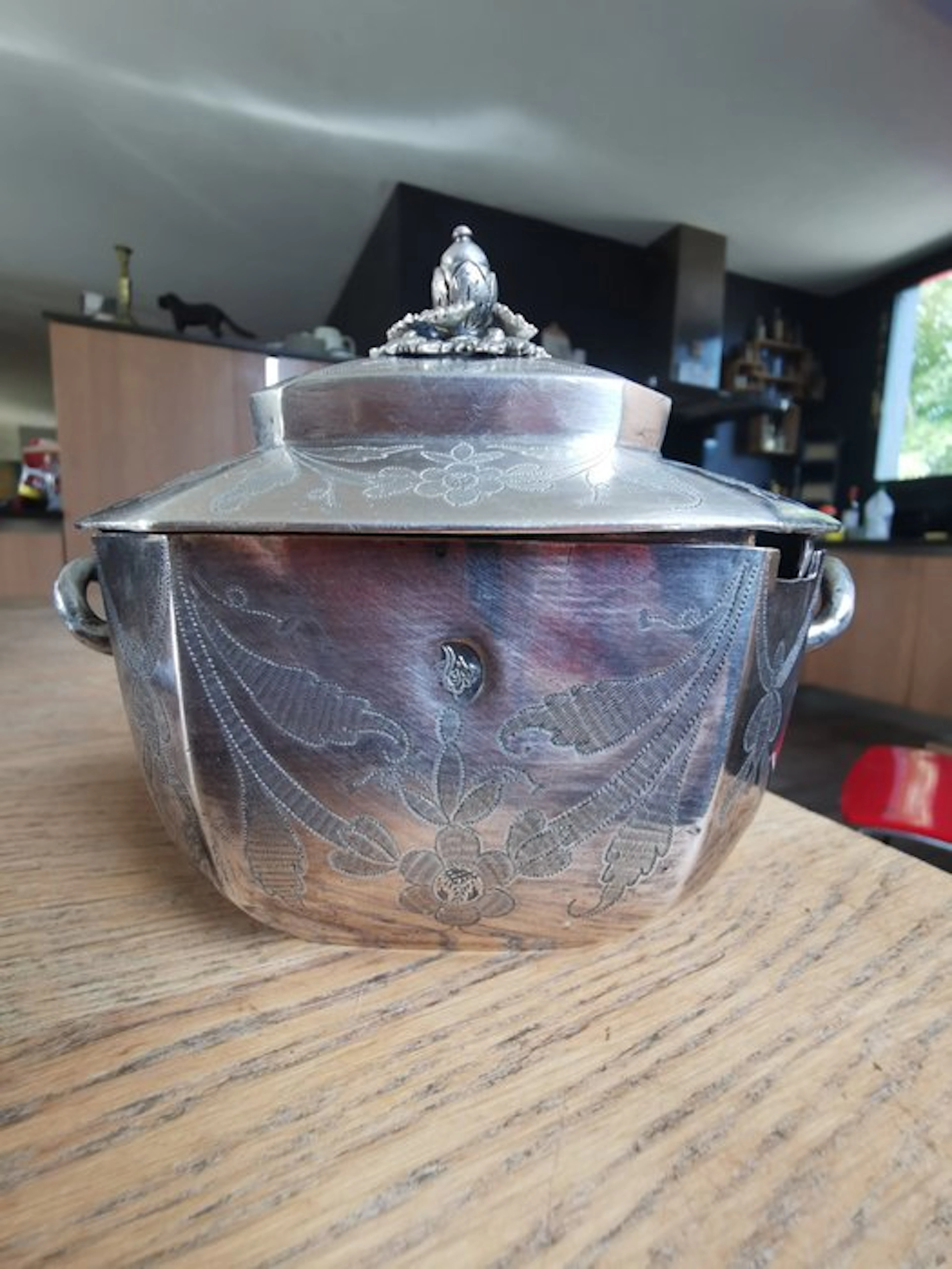 Sugar bowl - Silver