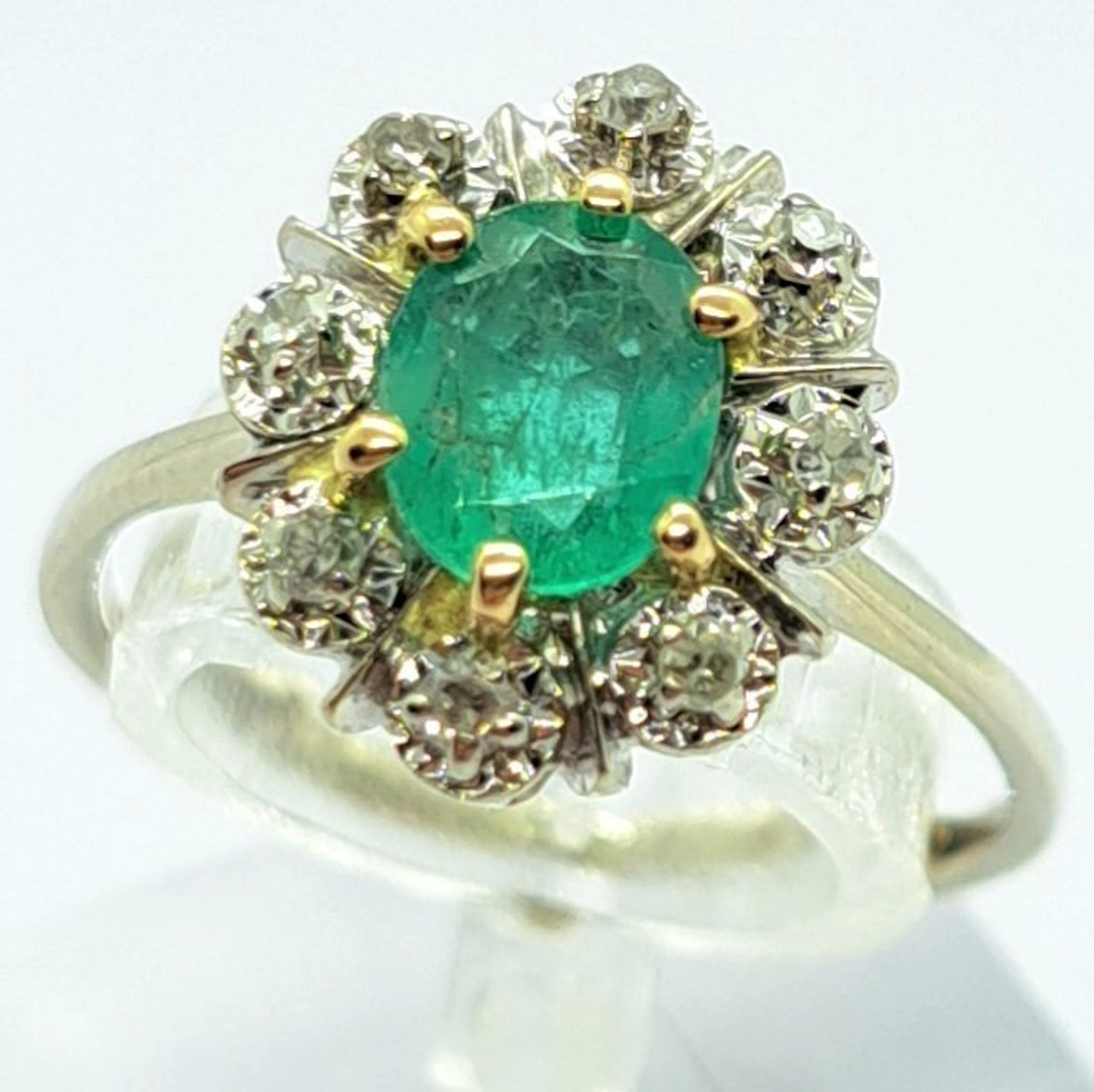 Ring - 18 kt. White gold Emerald - Diamond