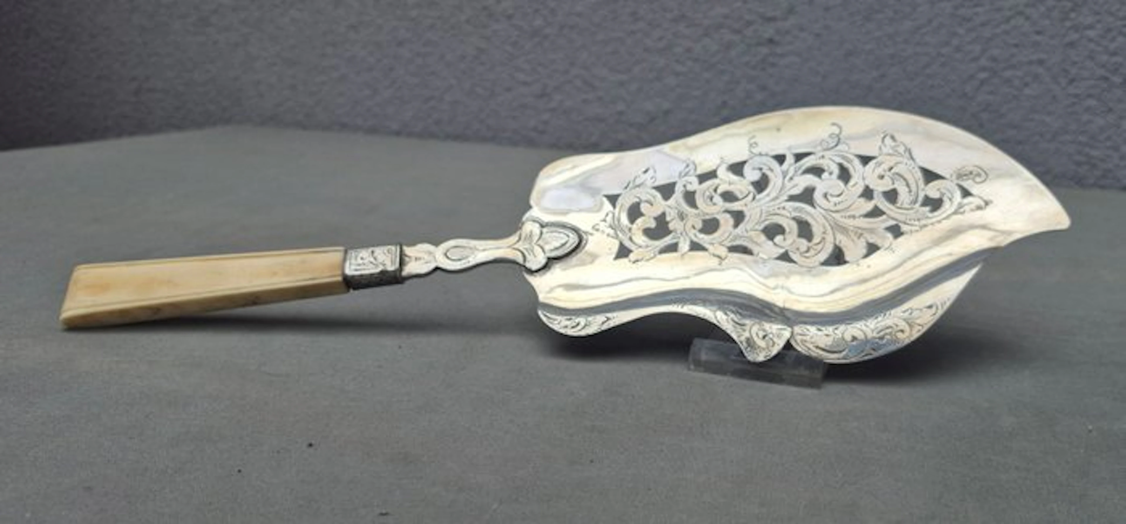 J.A. Hooykaas - Cake server - .833 silver - 1900-1910 - exact 1903