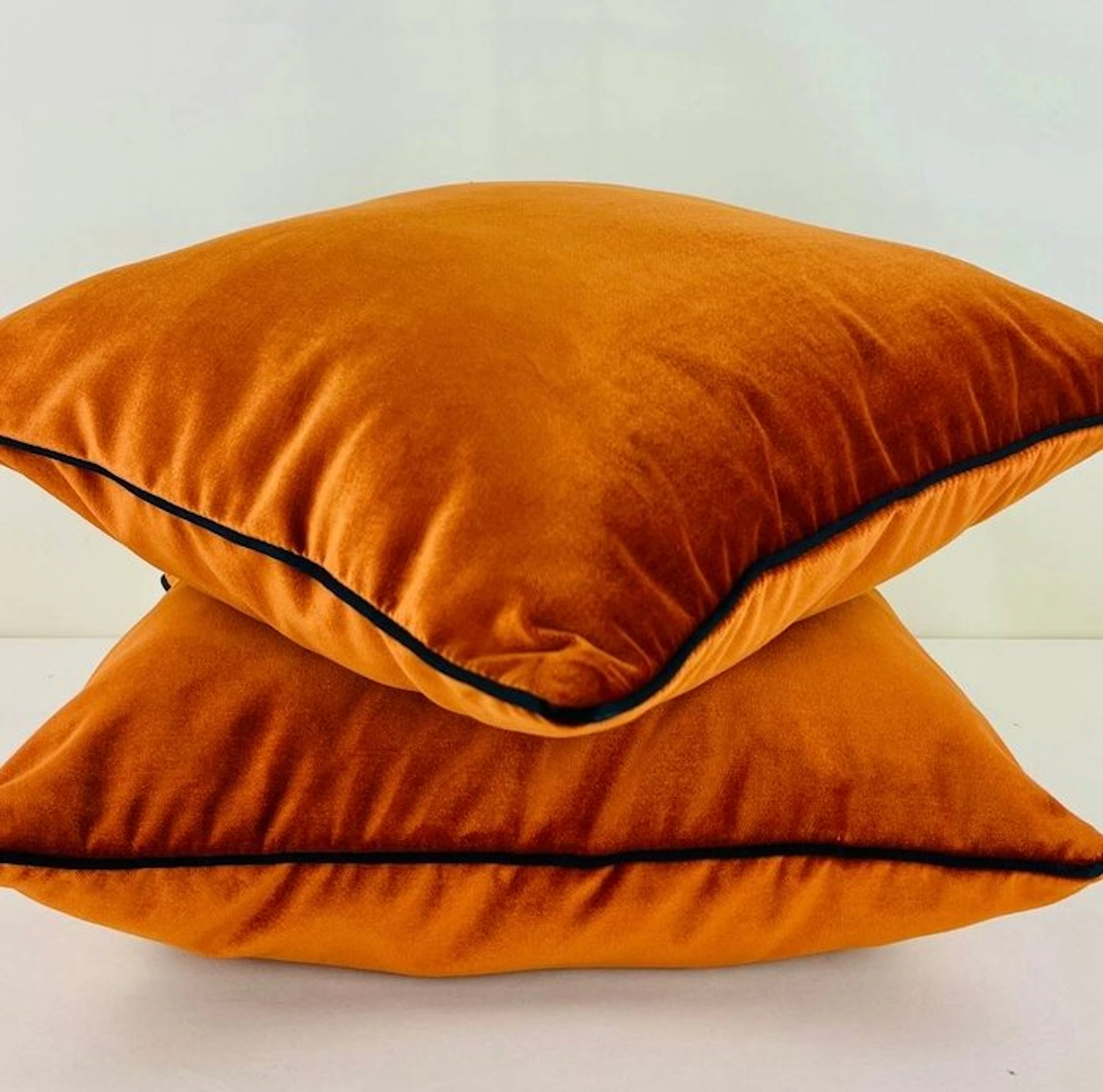 "Monochrome 43"- The combination of colors - New set of two - Cushion