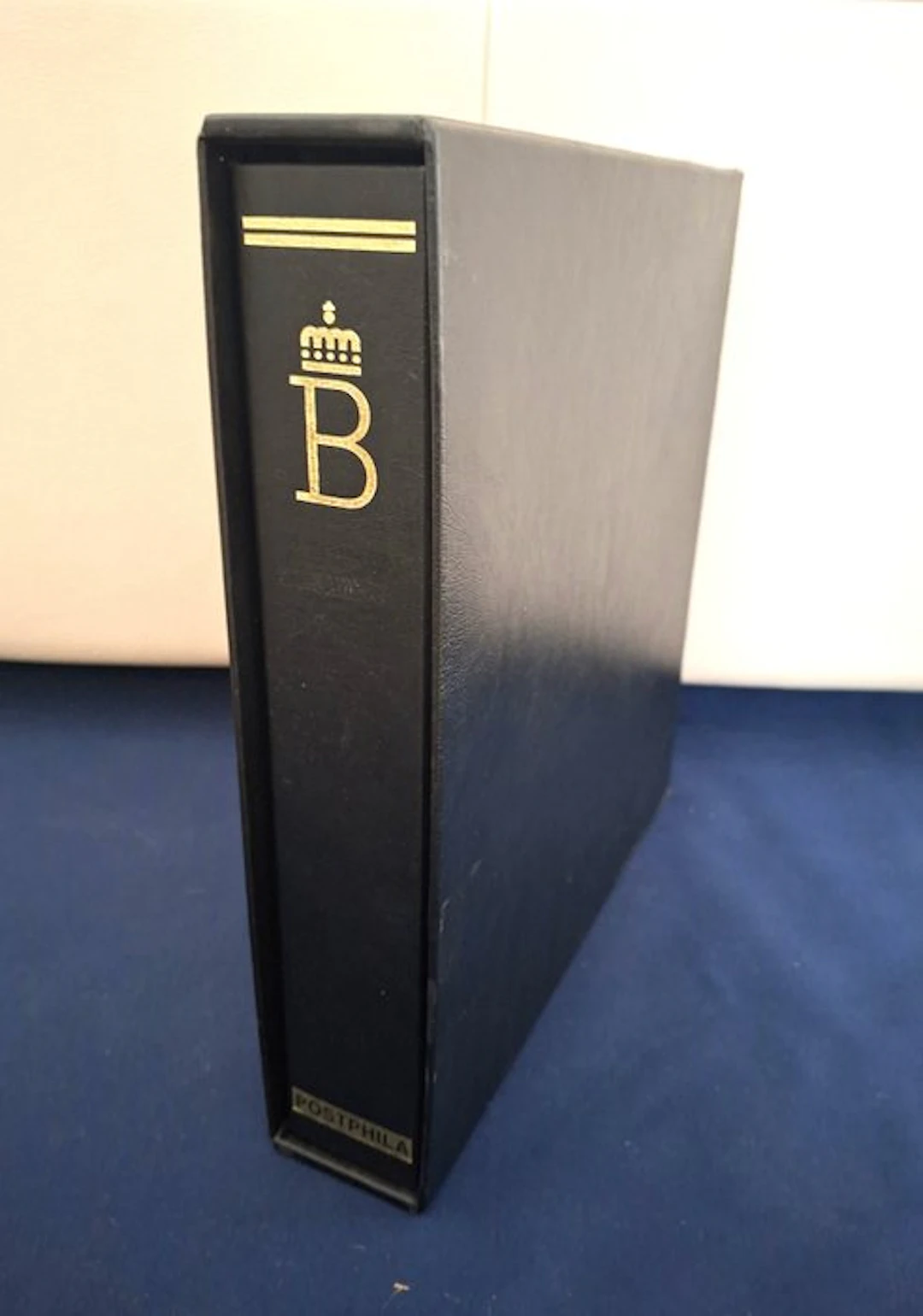 Belgium - Theme: Dynasty, illustrated album 'King Boudewen + Royal Family'