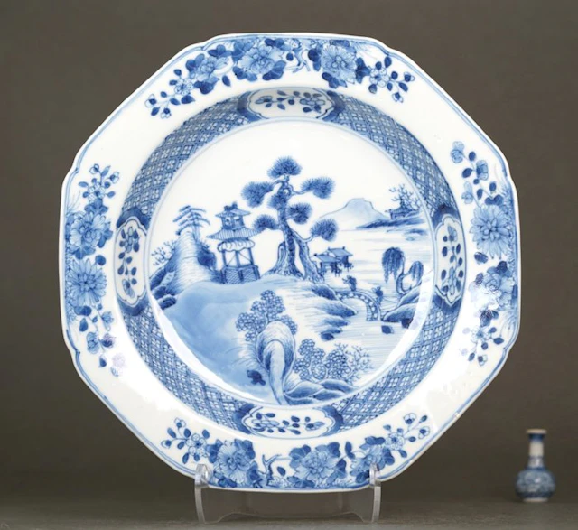 Yongzheng (1723-1735) - Large Octagonal Plate - Plate...