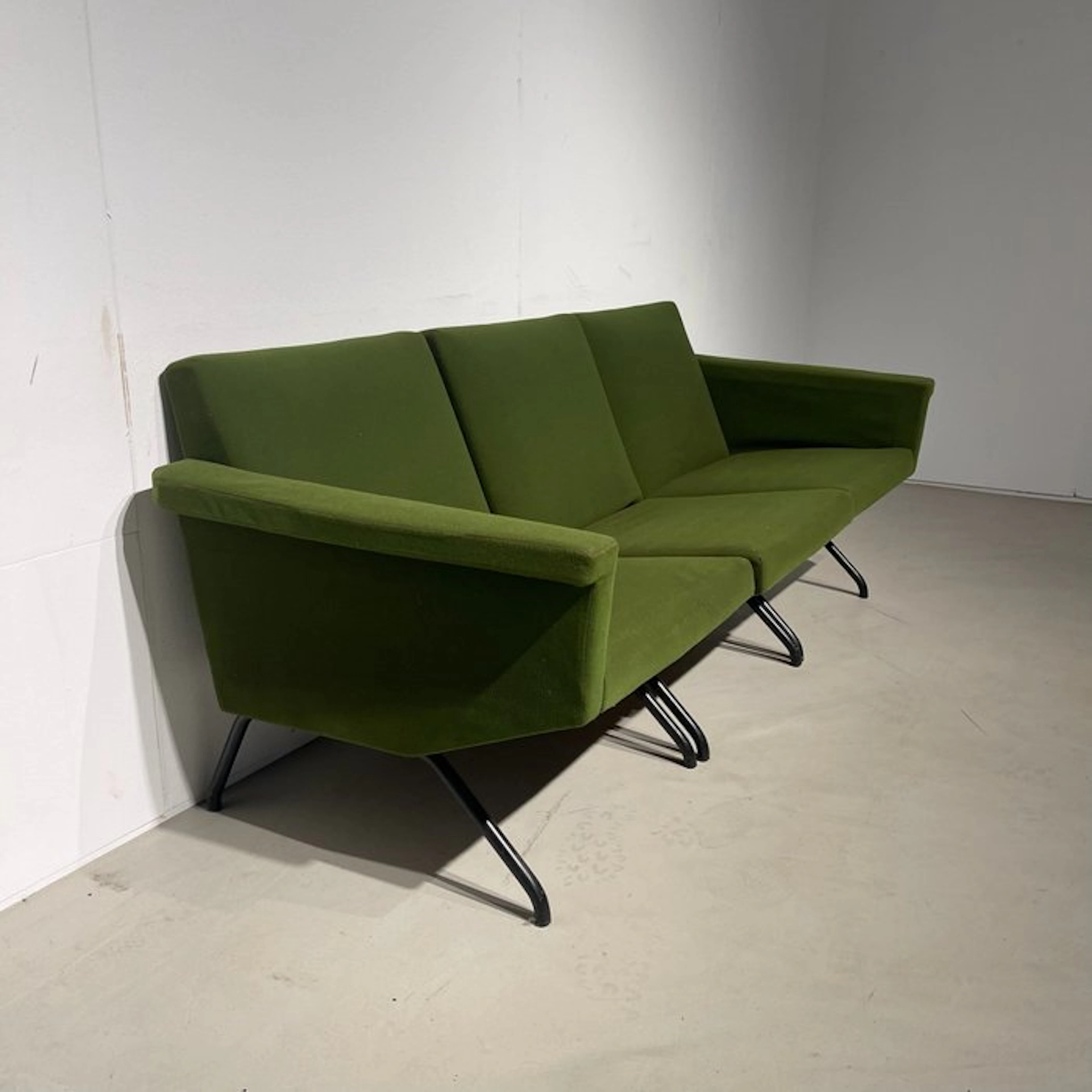 Airborne International - Pierre Guariche - Sofa - green textile