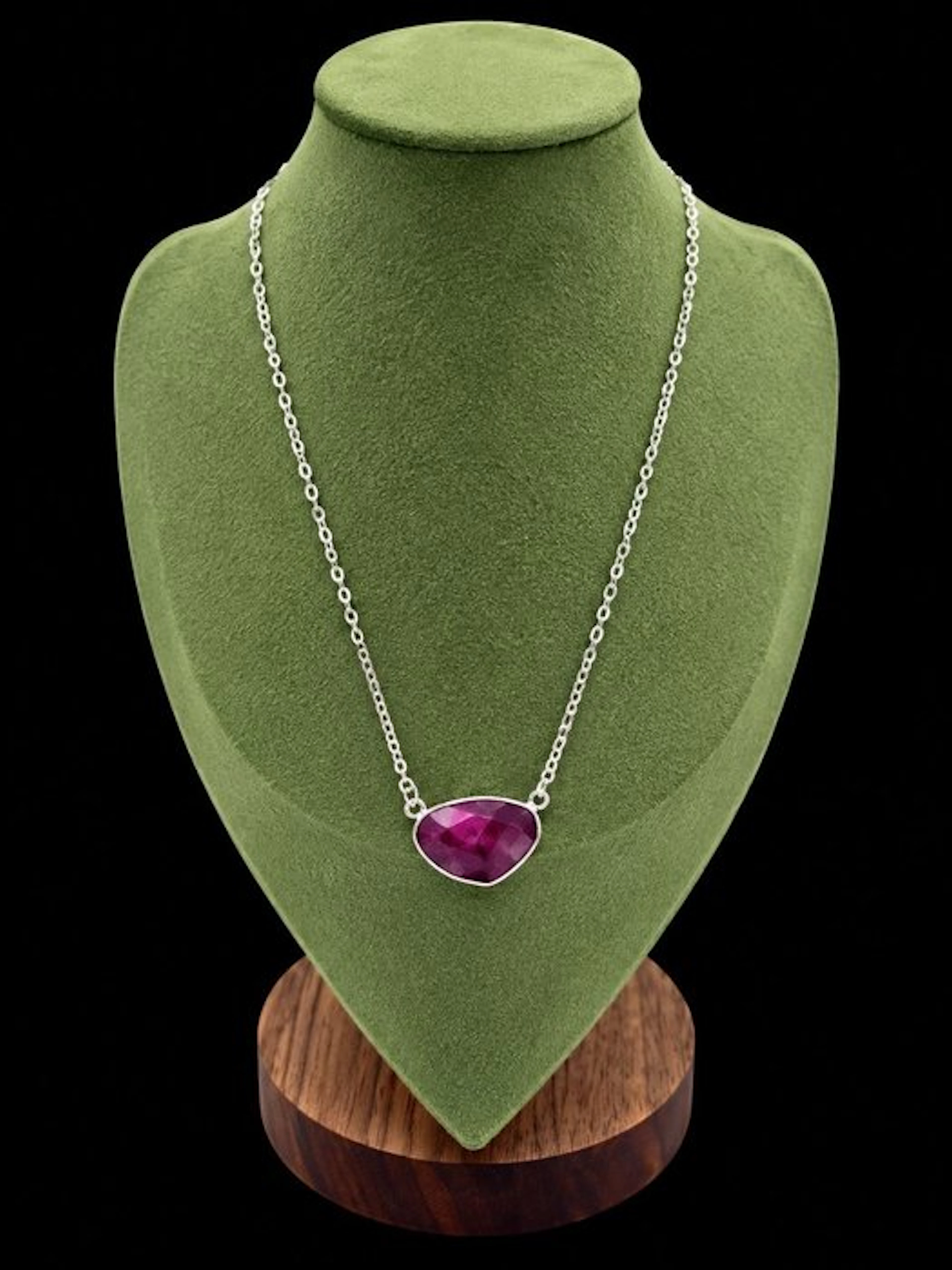 Exquisite Natural Mozambique Ruby Pendant - Pendant
