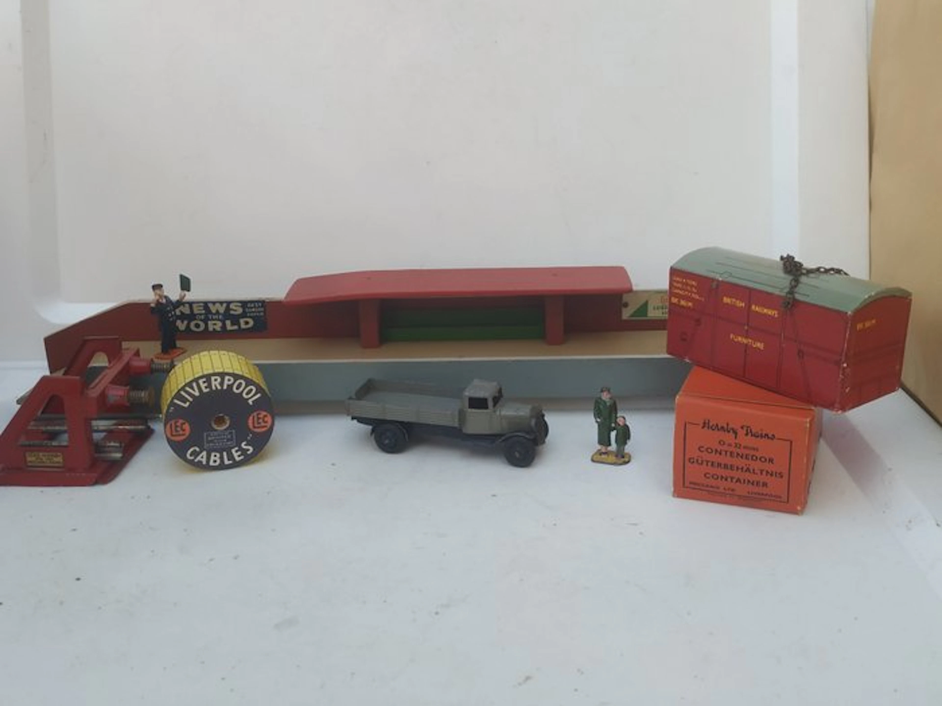 Dinky Toys - Model truck (9) - Pre-War Original Issue...