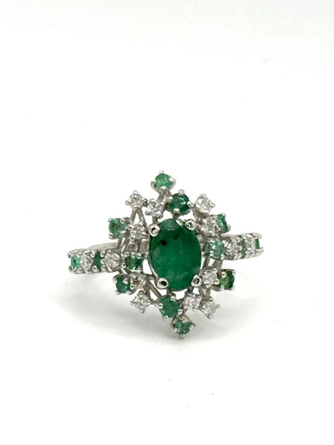 Cocktail ring - 18 kt. White gold - 1.55ct. tw. Emerald - Diamond