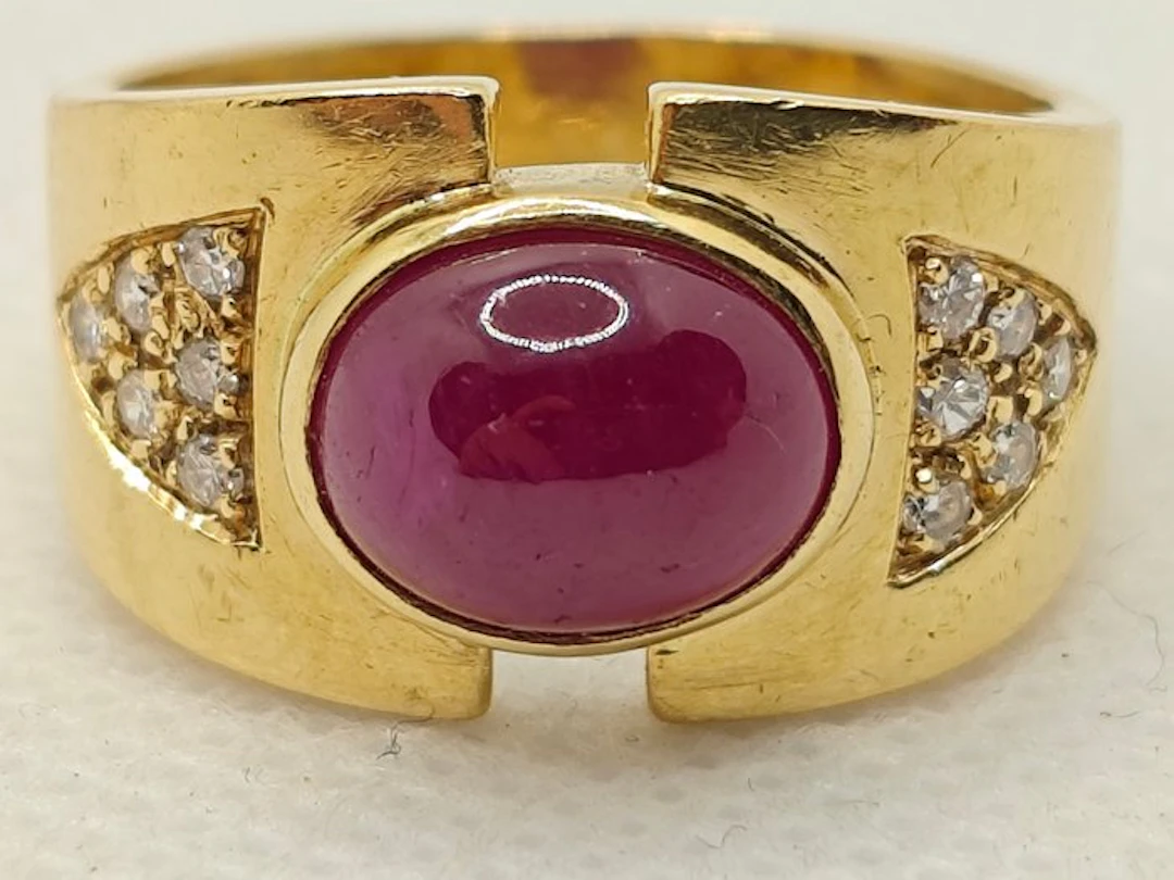 Ring - 18 kt. Yellow gold Ruby - Diamond