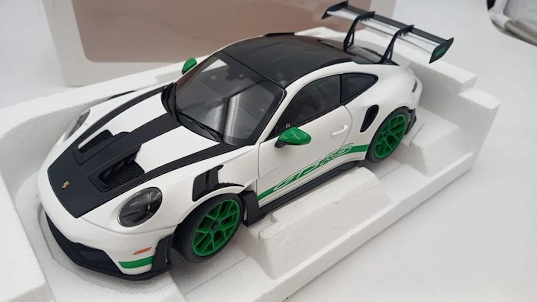 Norev 1:18 - Model car - Porsche 911 GT3 RS Weissach Pack...