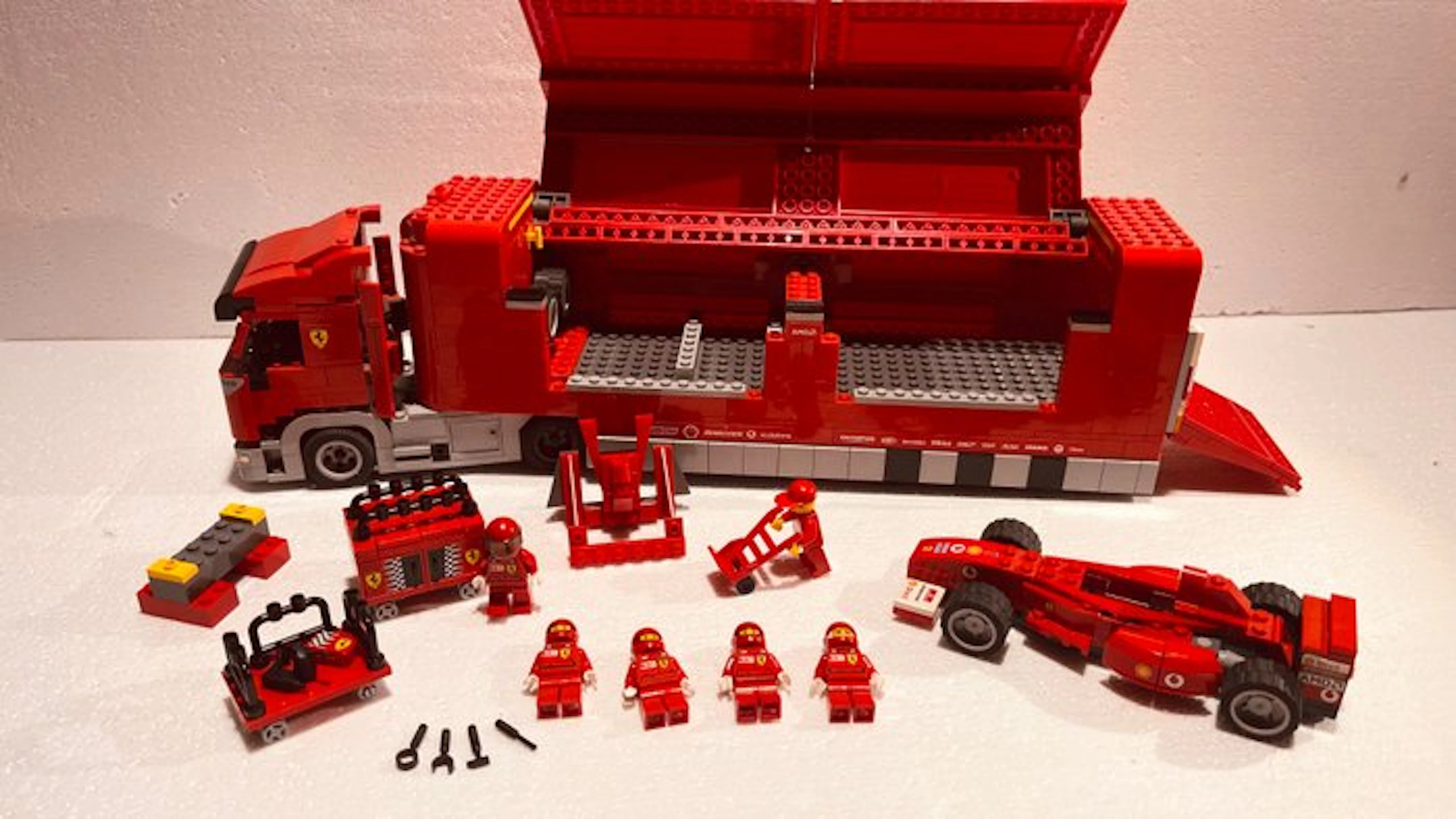 LEGO Set - 8654-1 - Racers - Scuderia Ferrari Truck