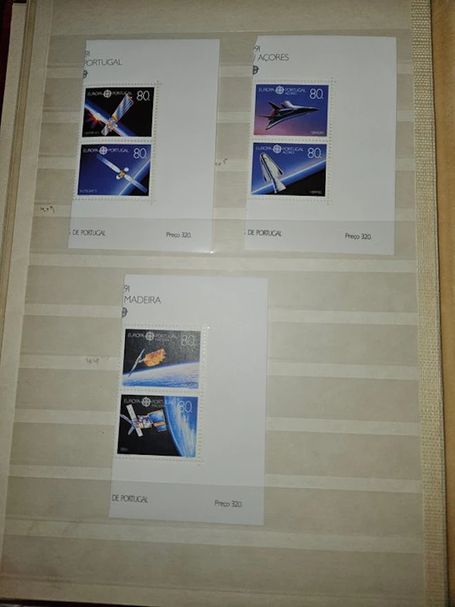 World - World stamp stockbook, including Europe stamps.