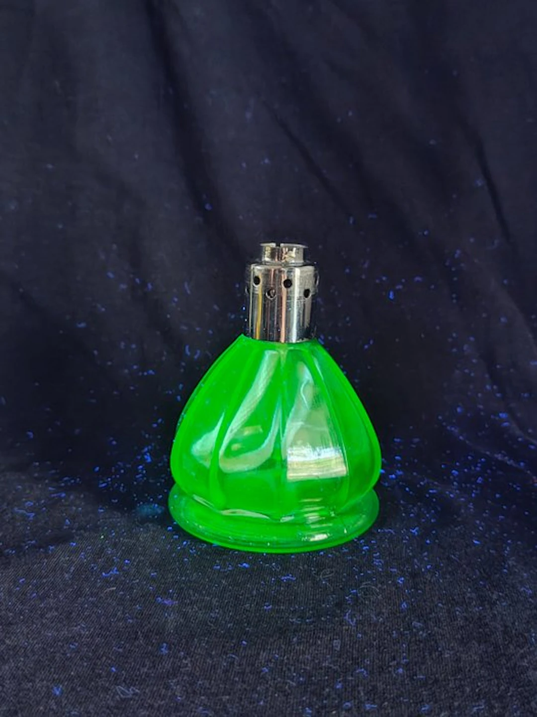 Oil lamp - Uranium glass - Black uranium oil lamp