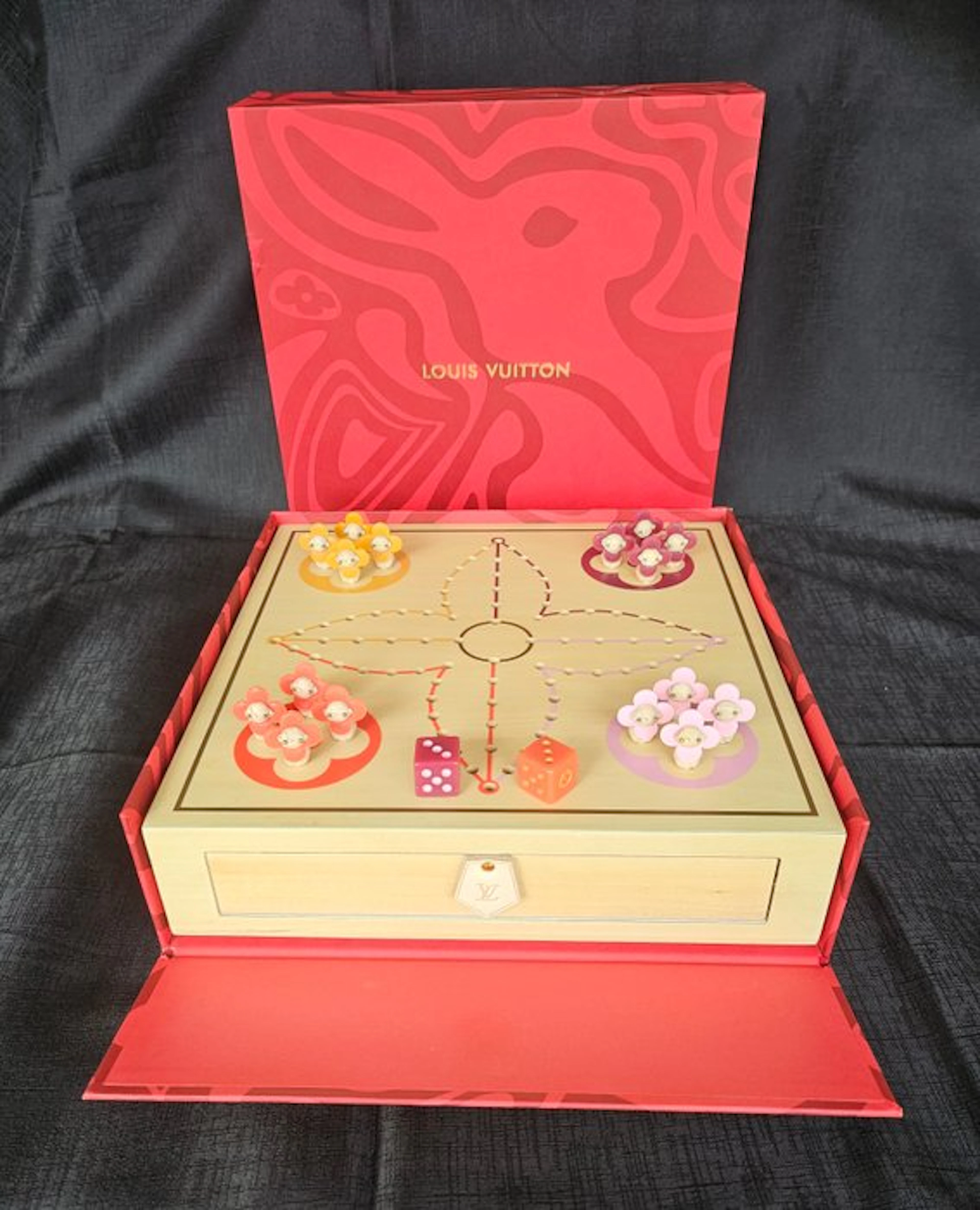 Louis Vuitton - Chess set - Louis Vuitton jeu de fleurs - Wood