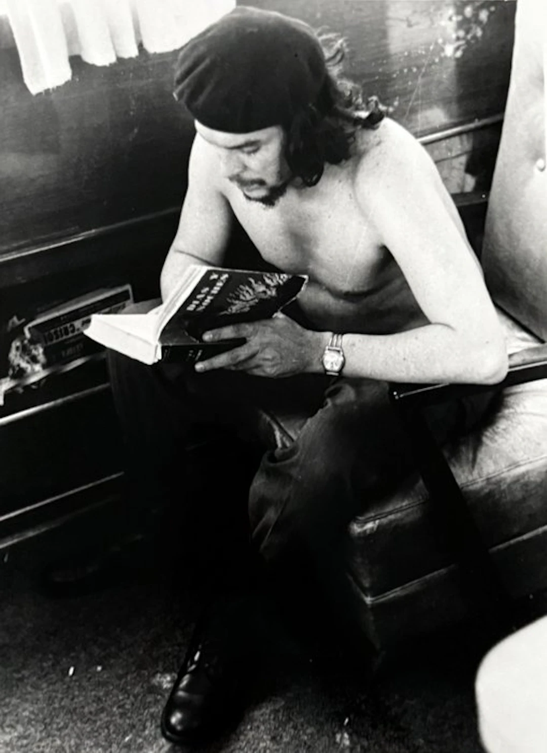 Alberto Korda (1928–2001) - (XXL) "Che Guevara leyendo en...