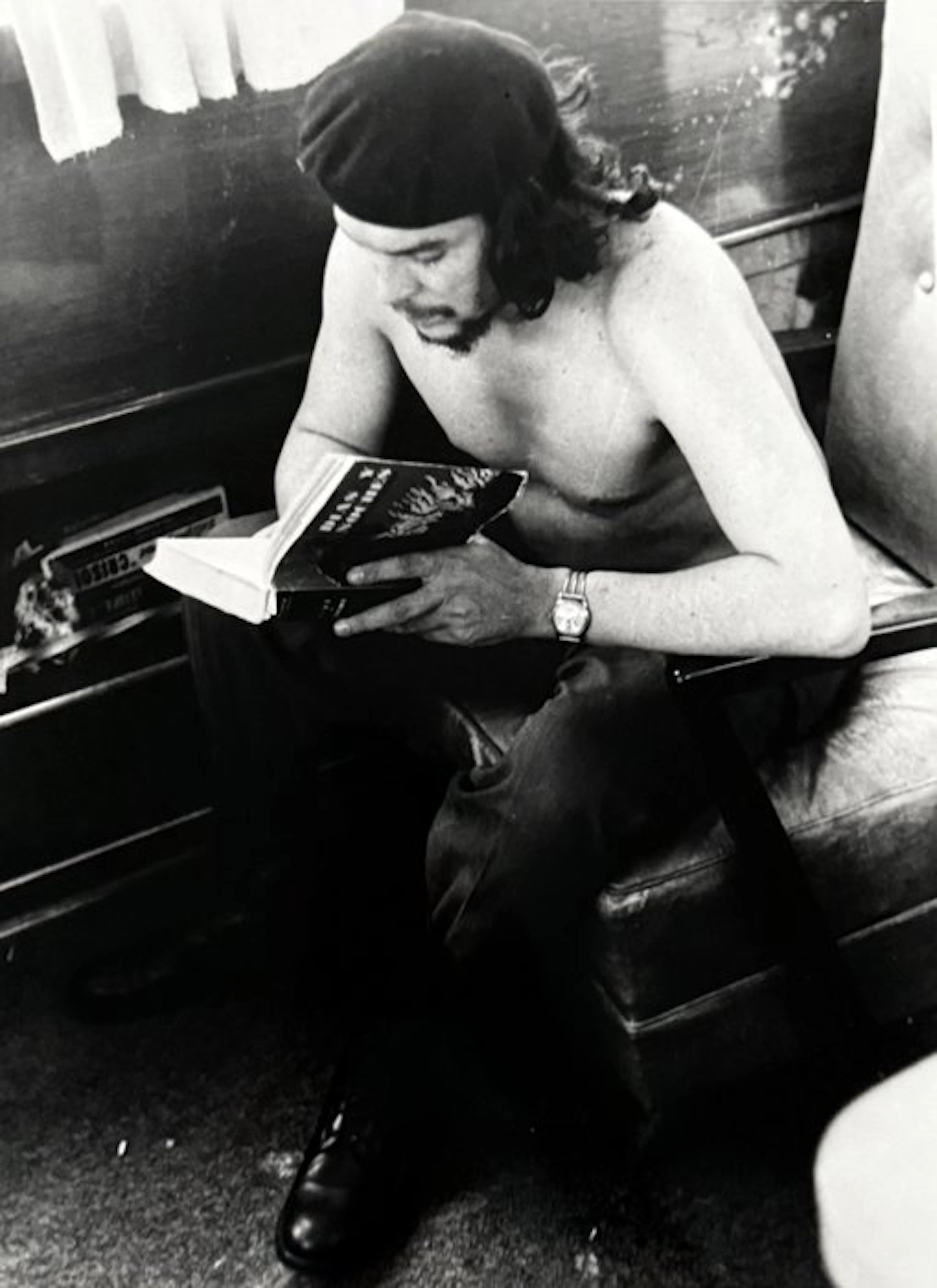 Alberto Korda (1928–2001) - (XXL) "Che Guevara leyendo en...