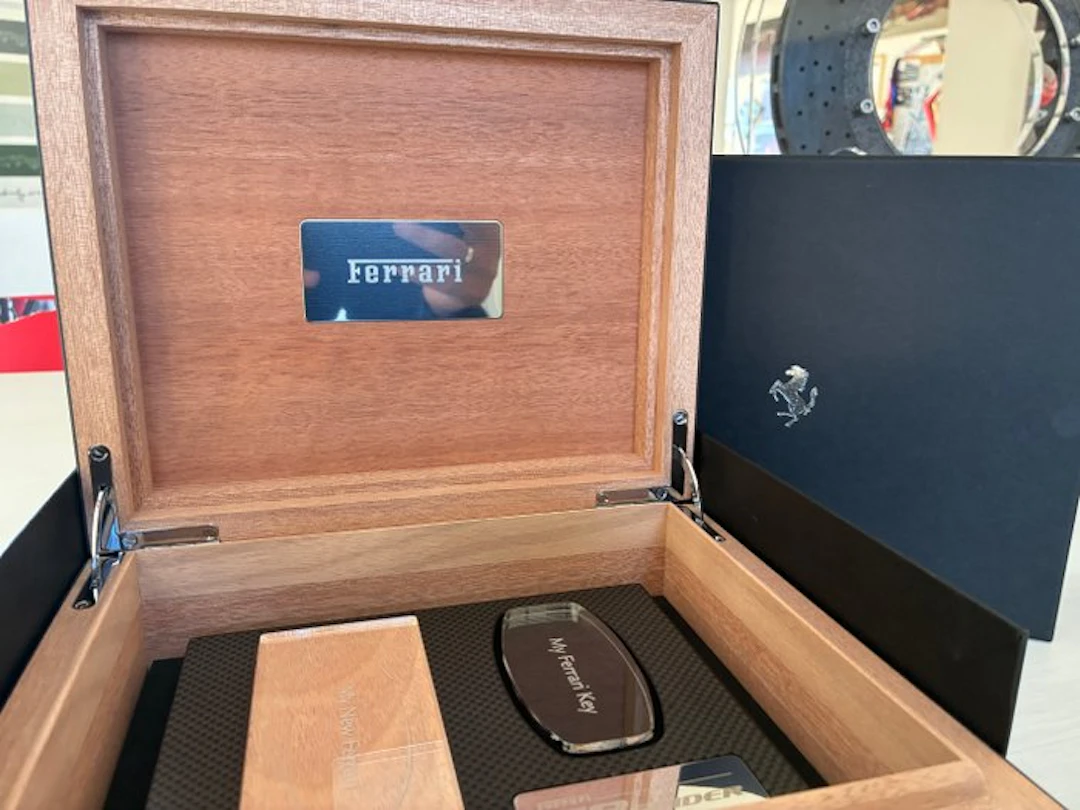 Official Delivery Kit Box for Ferrari F8 Spider...