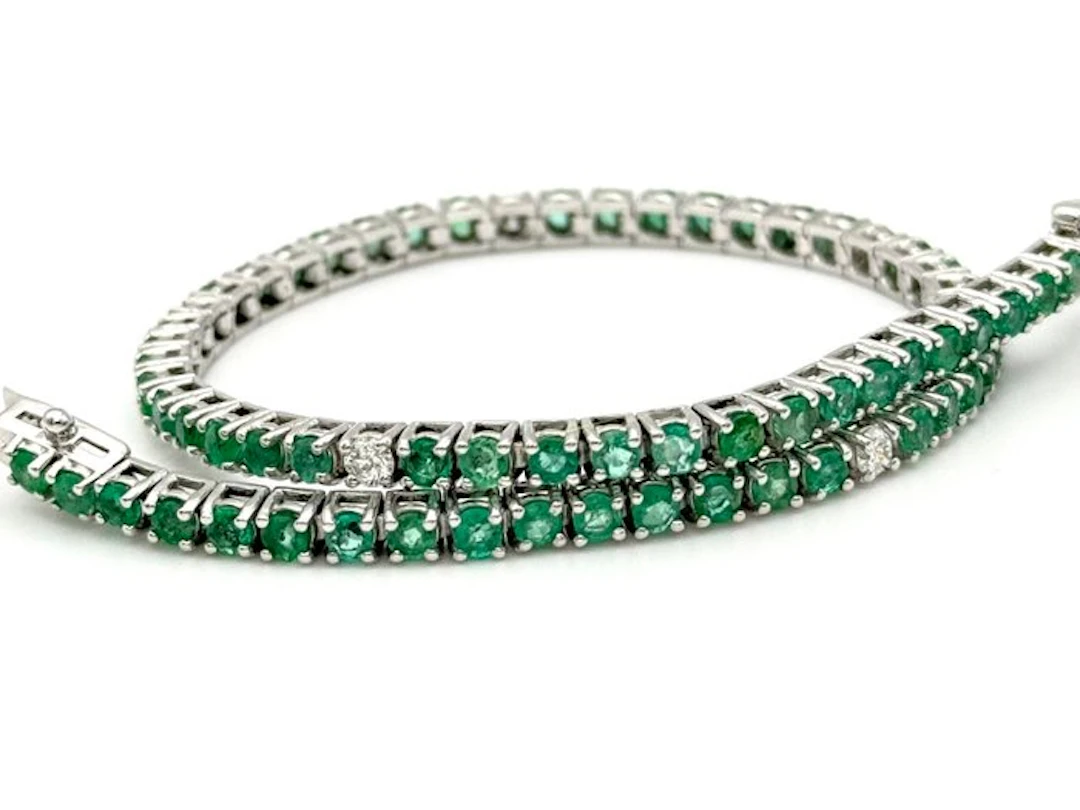 Tennis bracelet - 18 kt. White gold - 4.13ct. tw. Emerald - Diamond