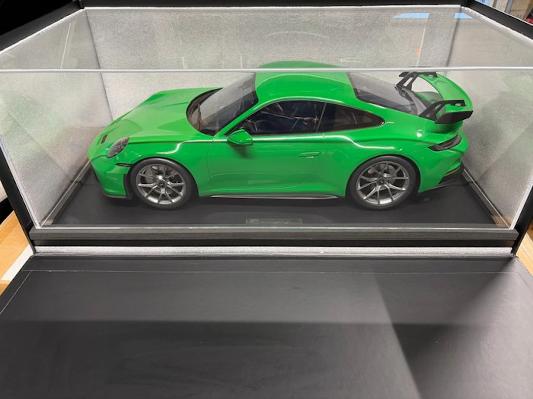 GT Spirit 1:8 - Model sports car - Porsche 911 (992.1)GT3...
