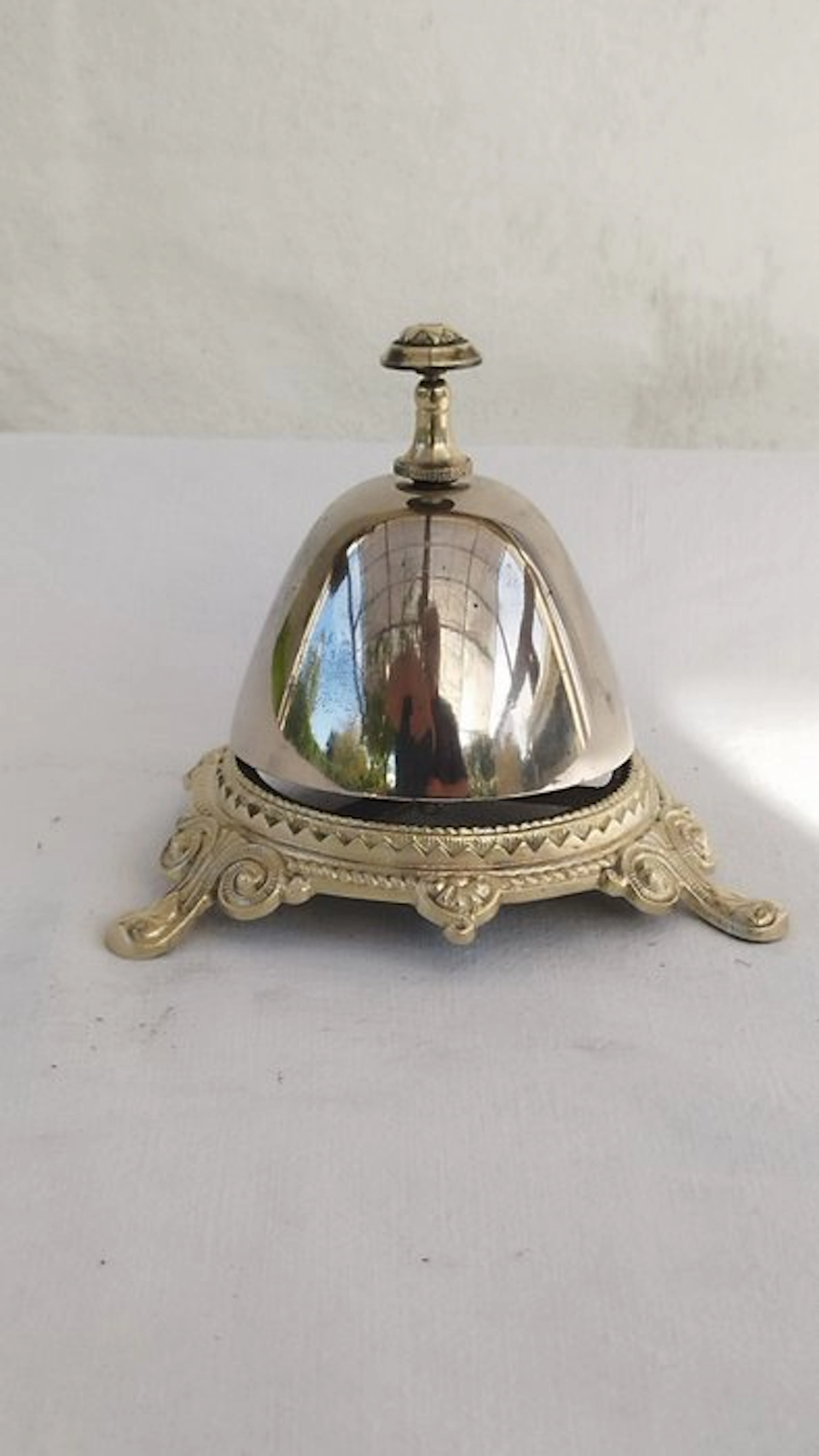Call bell - ciselure perlée fine dentelle - Star button - France