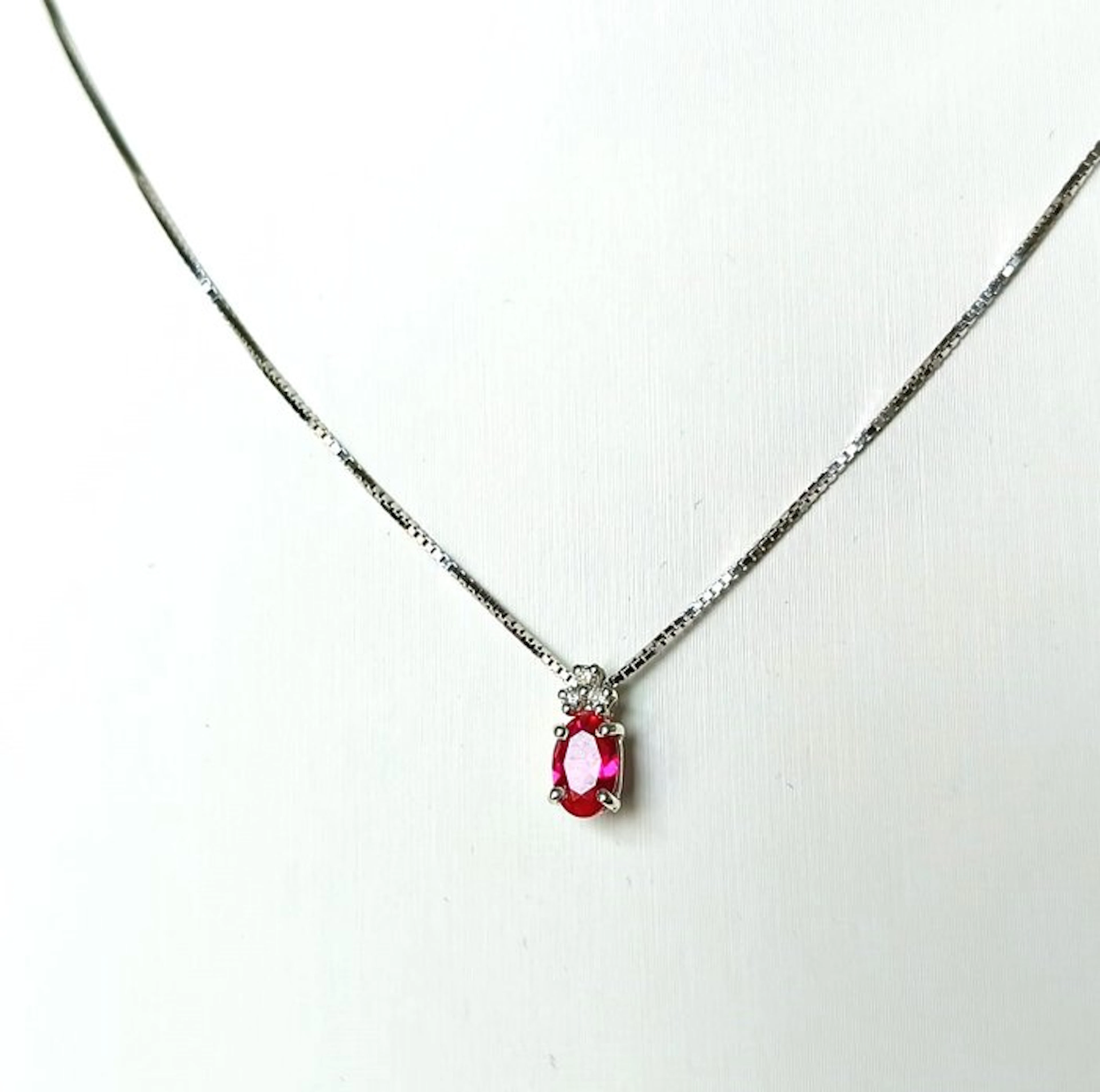 Necklace with pendant - 18 kt. White gold Ruby - Diamond