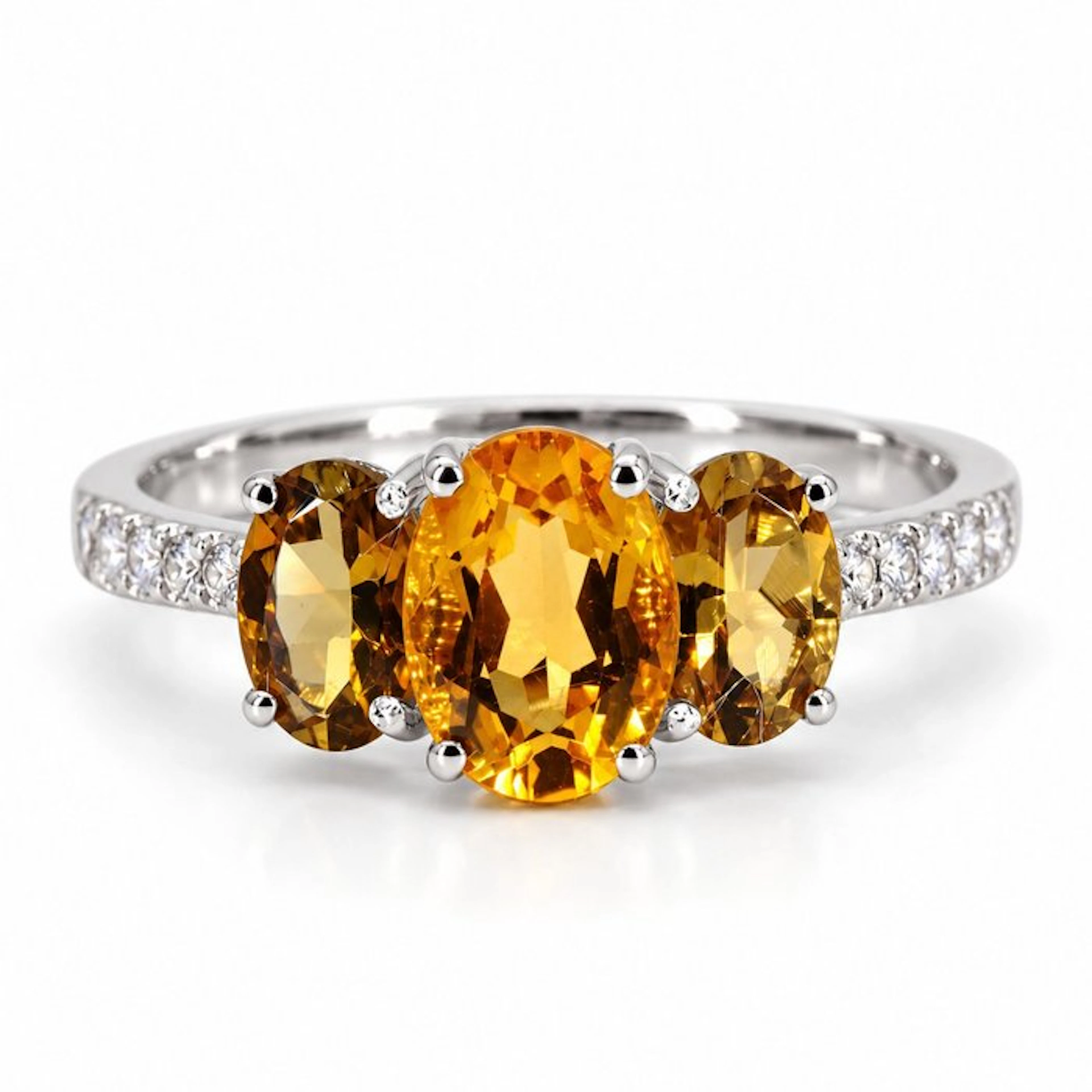 Ring - 18 kt. White gold - 4.80ct. tw. Sapphire - Diamond