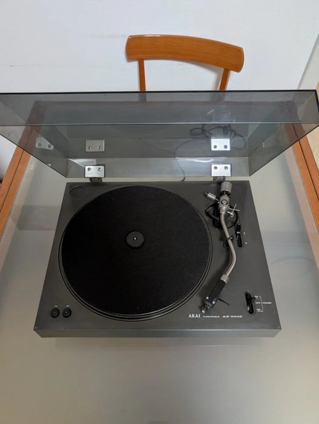 Akai - AP-001C Turntable