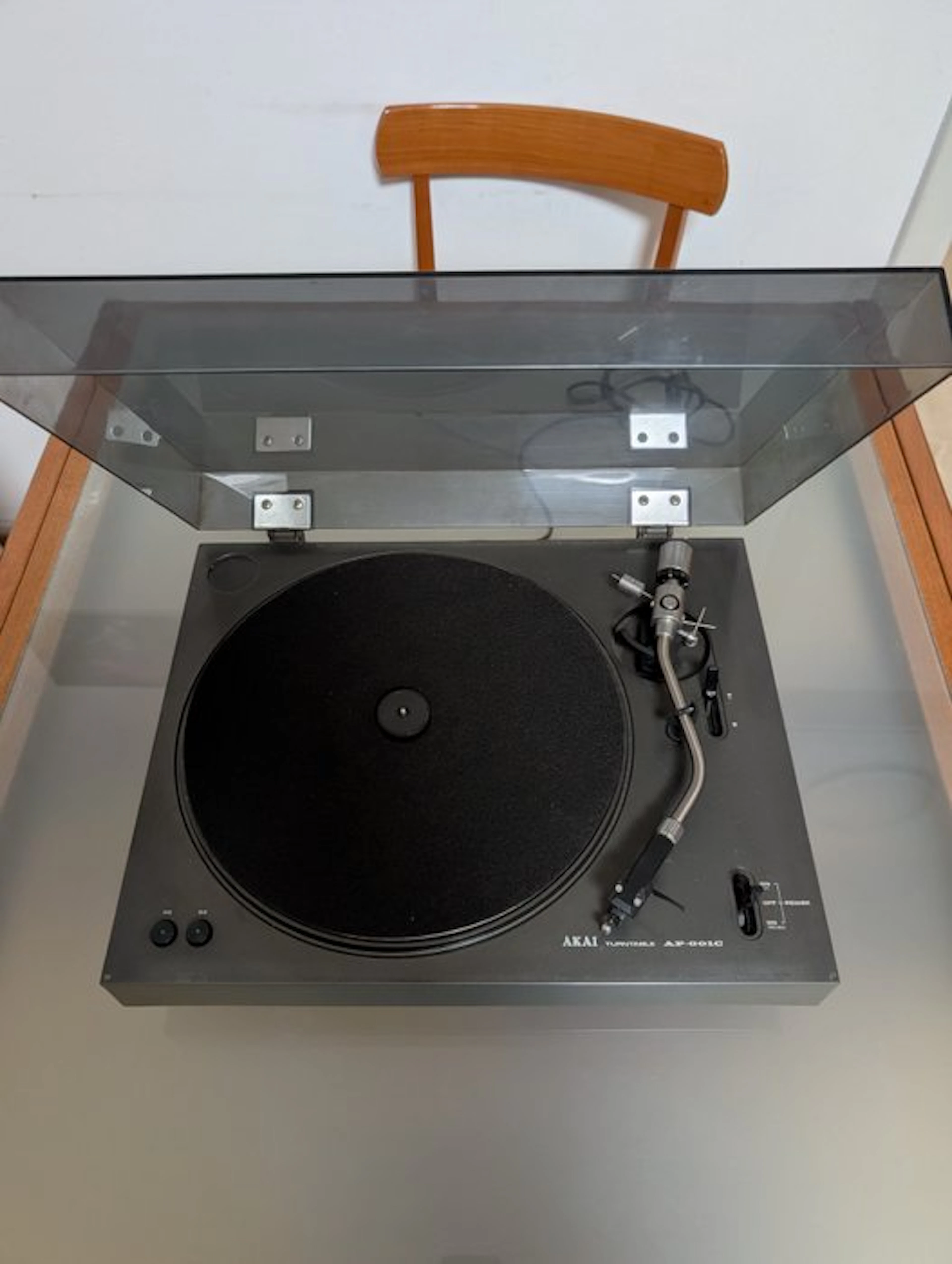 Akai - AP-001C Turntable