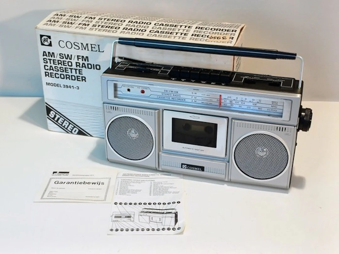 Cosmel - 3941-3 Portable cassette player