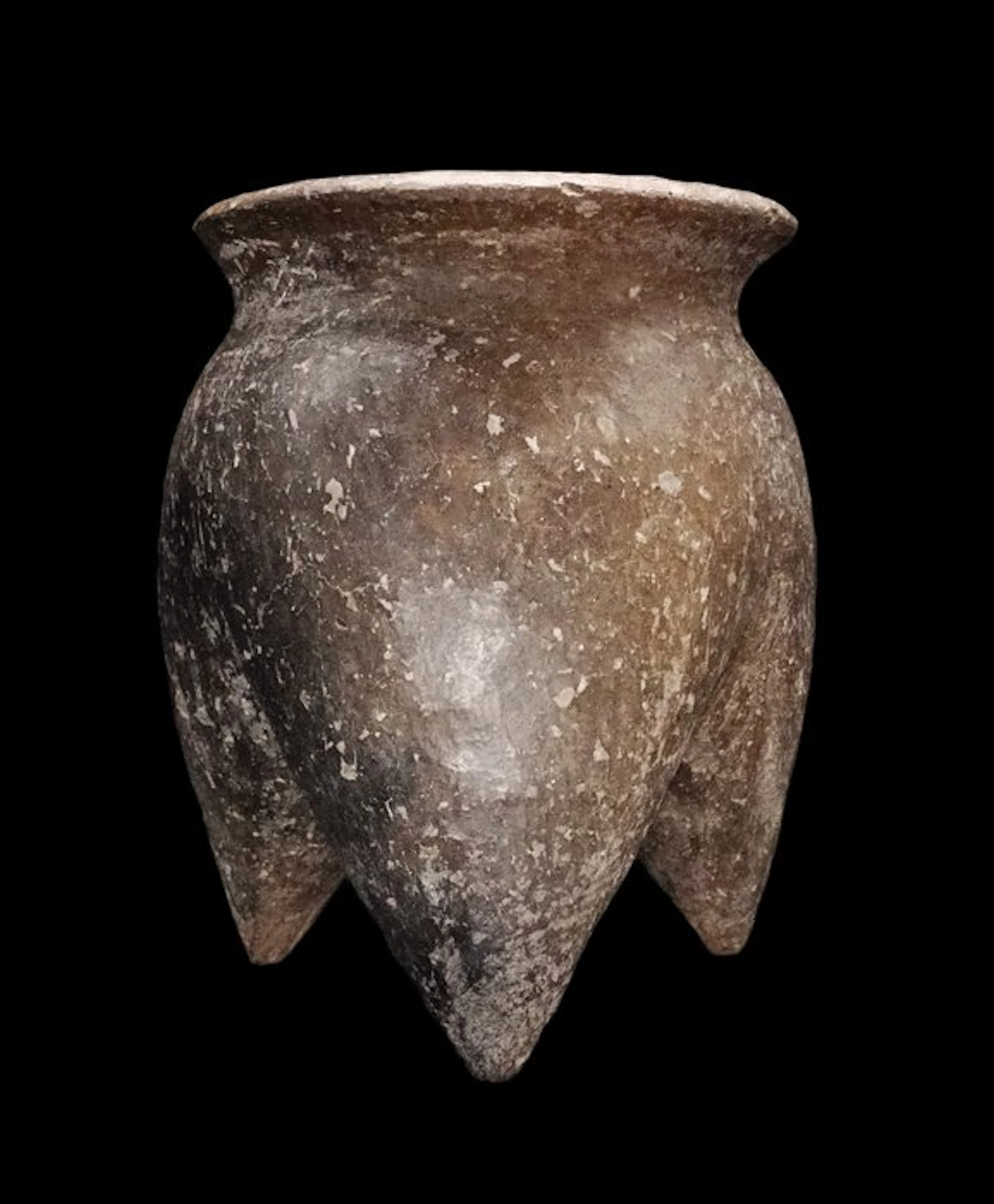 Ancient Chinese Neolithic Chinese tripod urn – Xiajiadian culture