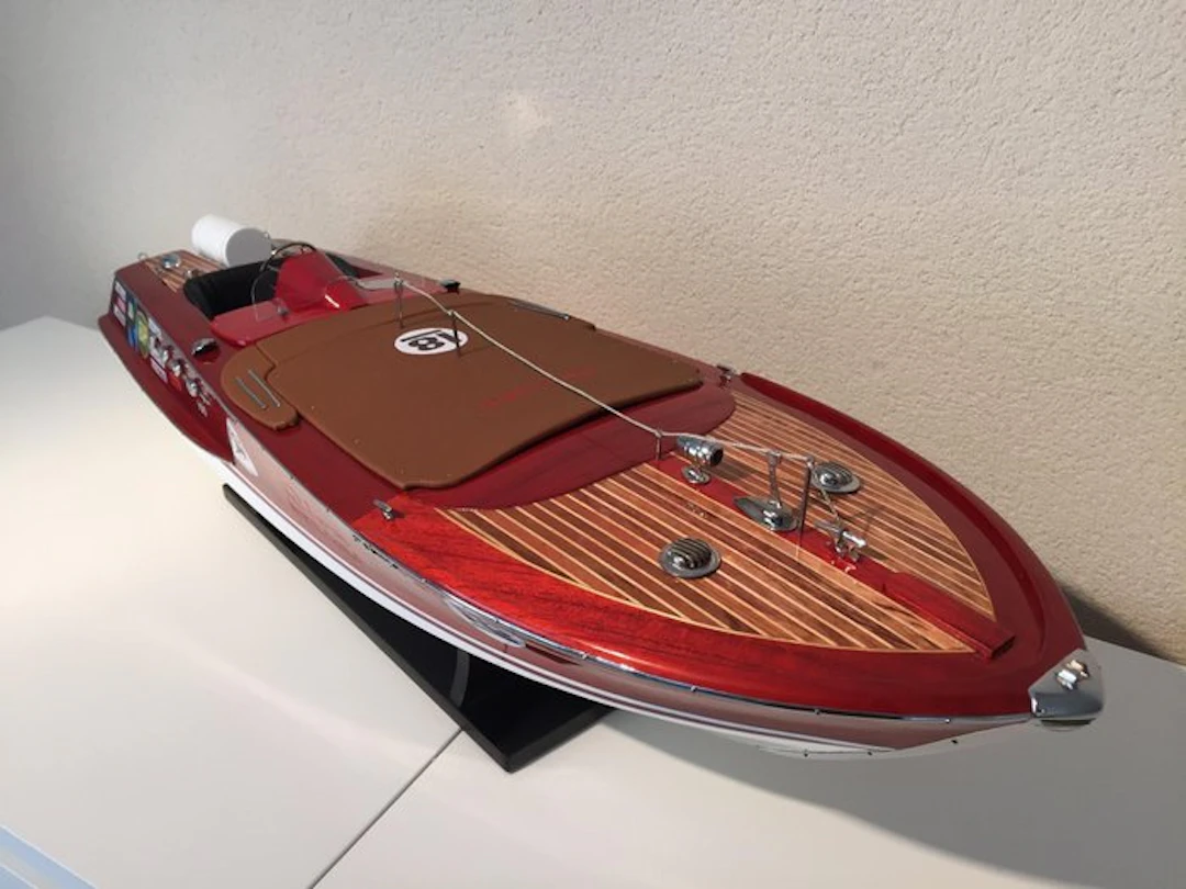 Maquette RIVA Aquarama version Zoom de course 1/12 bois 1:12 - Model boat