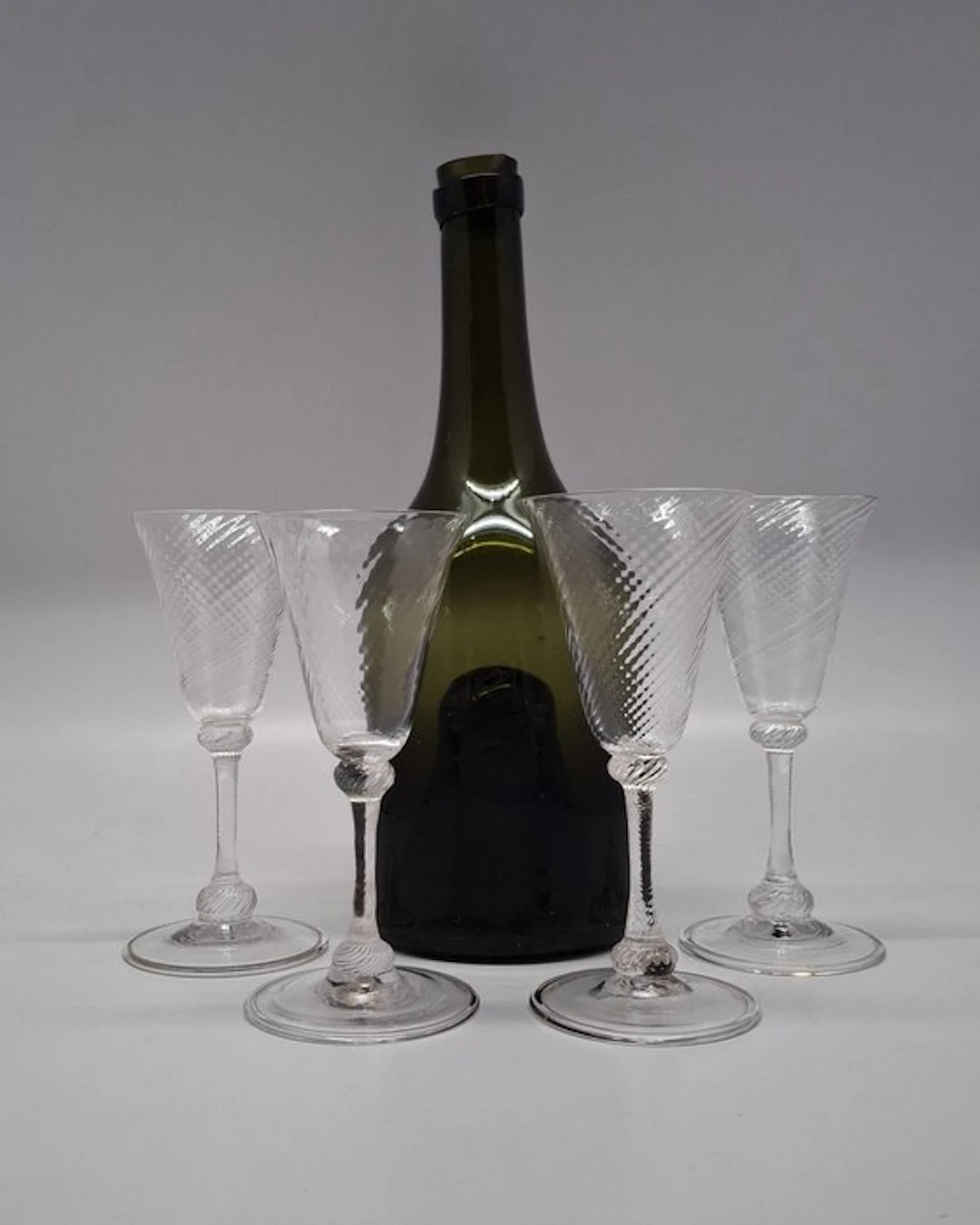 Drinking set (4) - Liège wine glasses, 18th / early 19th century - lead glass