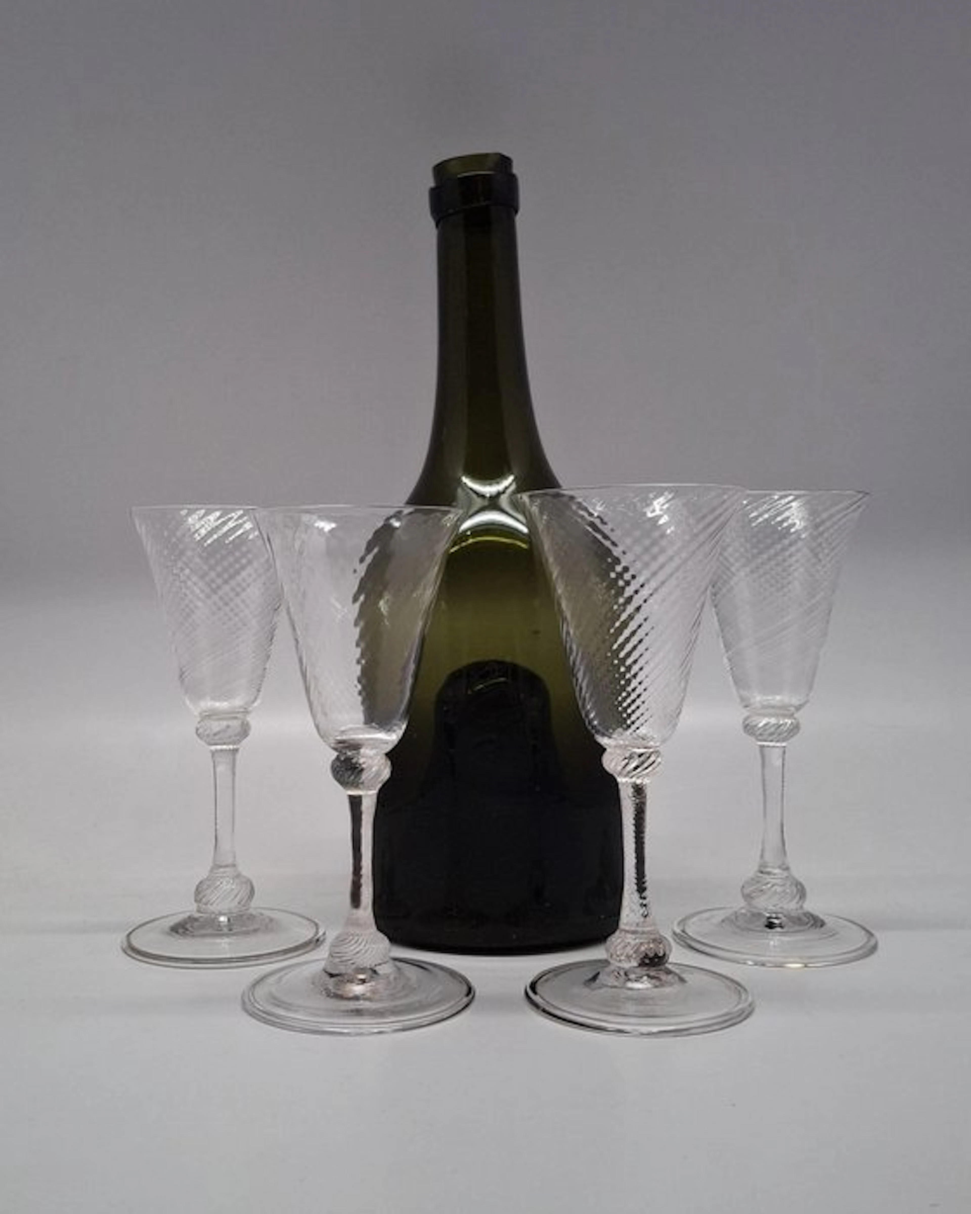 Drinking set (4) - Liège wine glasses, 18th / early 19th century - lead glass