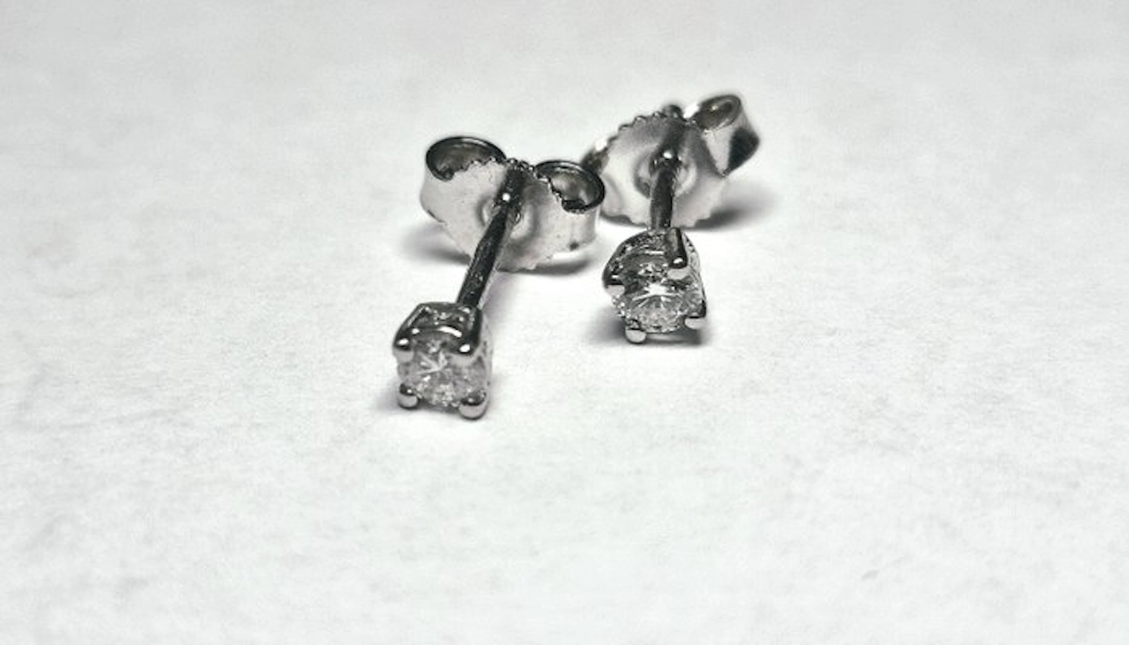Earrings - 18 kt. White gold - 0.20ct. tw. Diamond (Natural) - Diamond