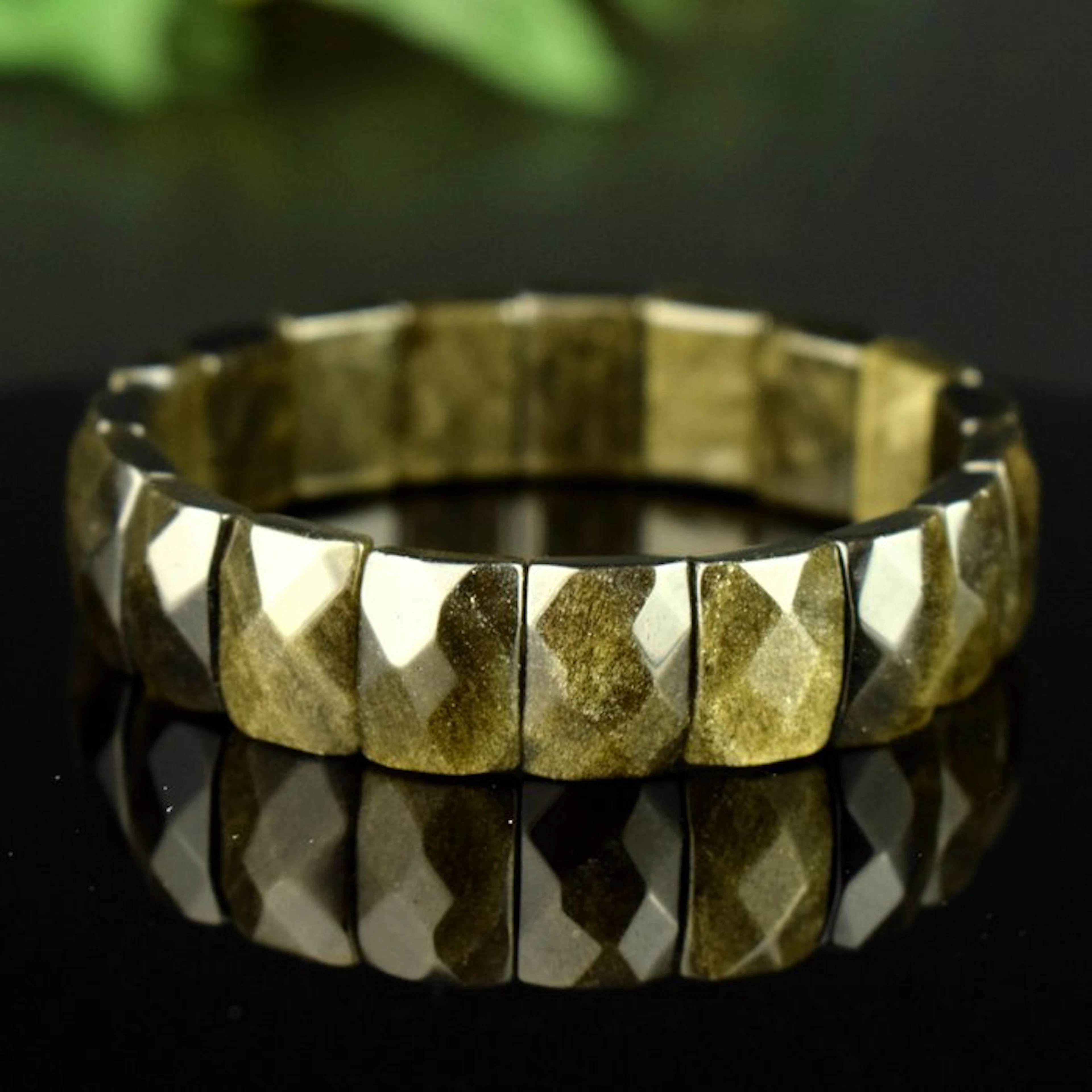Obsidian Golden Obsidian – Black Elegance and Golden Light - Width: 15 mm- 33 g
