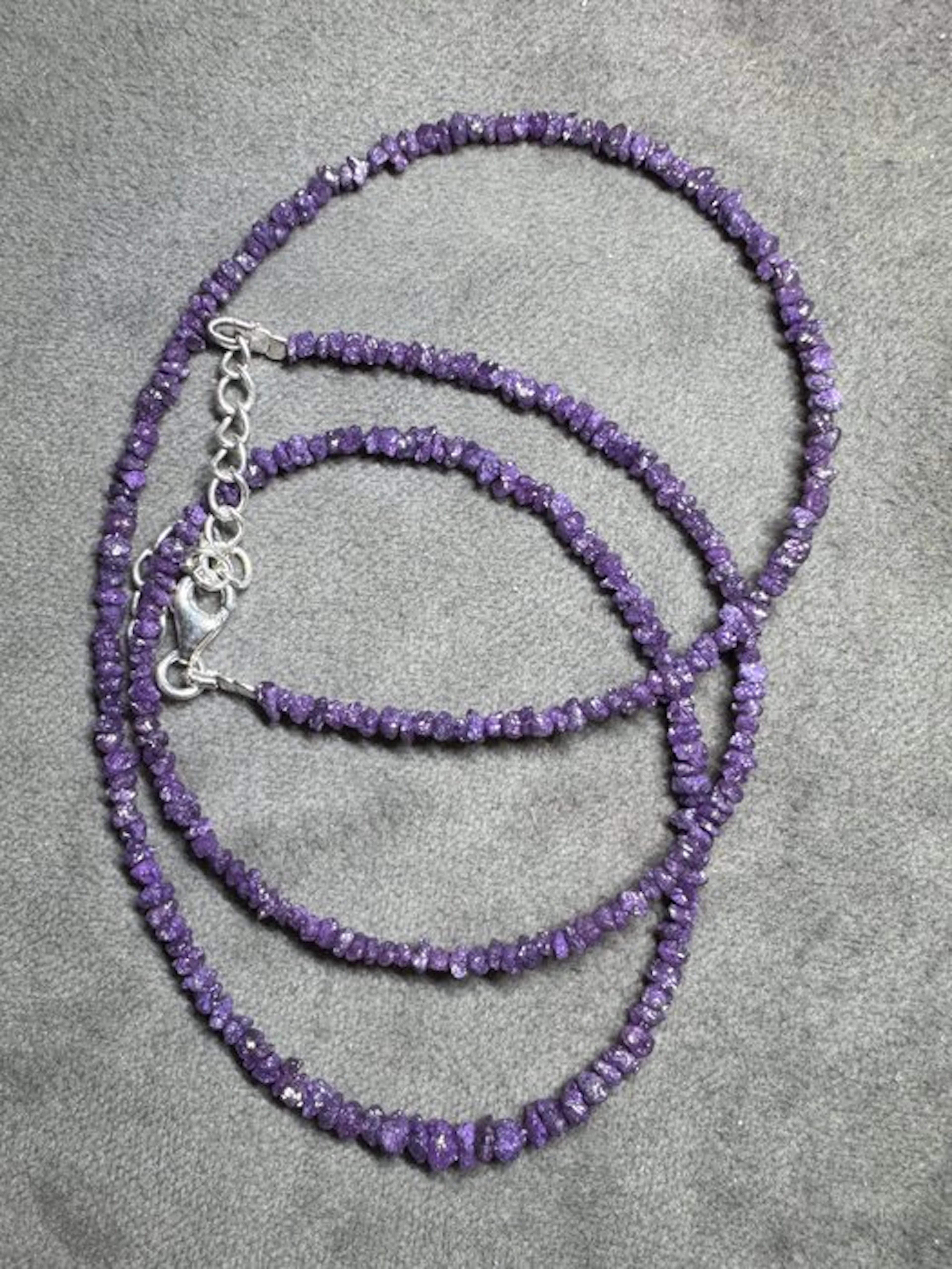 Rough violet diamond necklace with 925 silver - 21.75...
