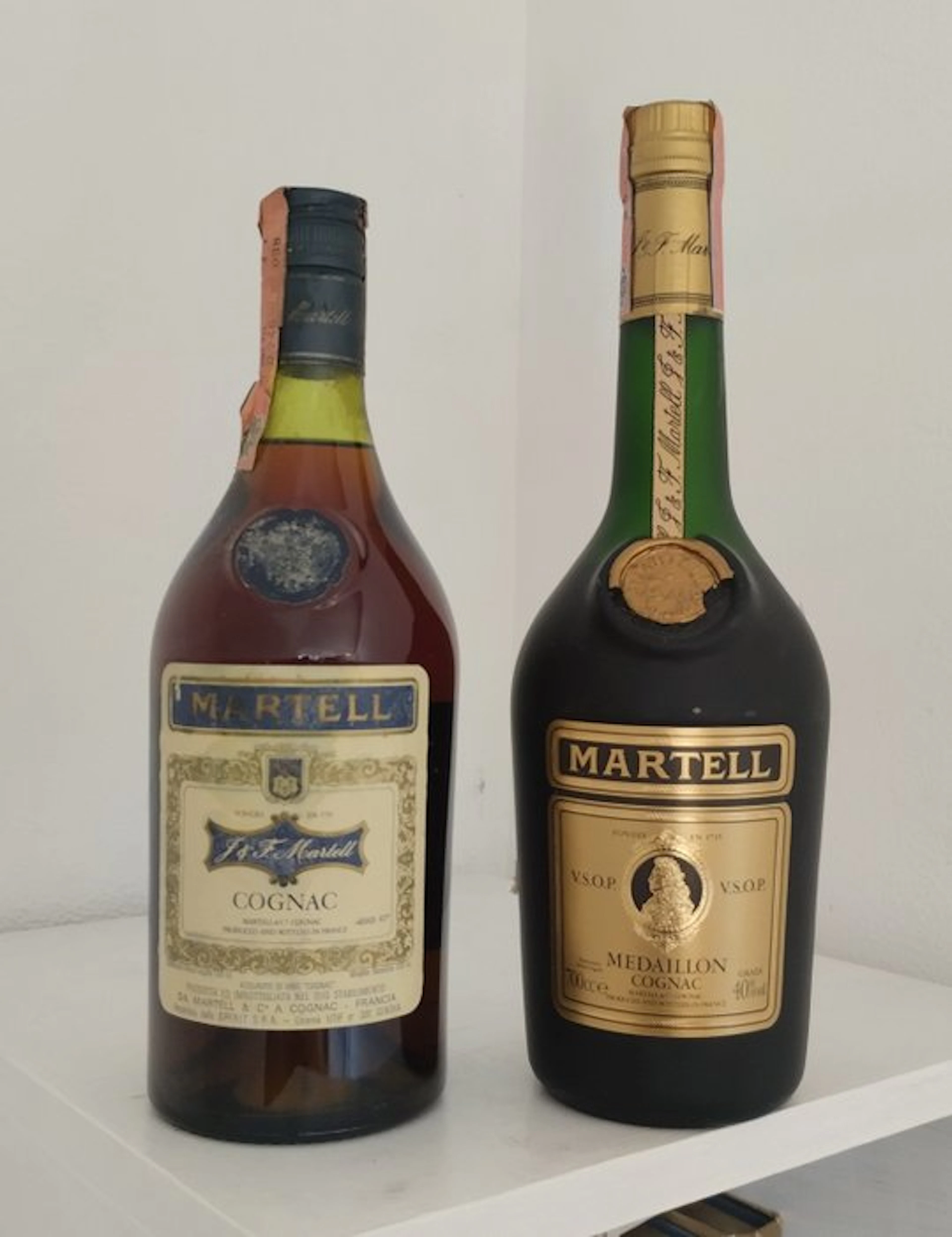 Martell - Médaillon VSOP + 3 Star - b. 1970s, 1980s - 70cl, 75cl - 2 bottles