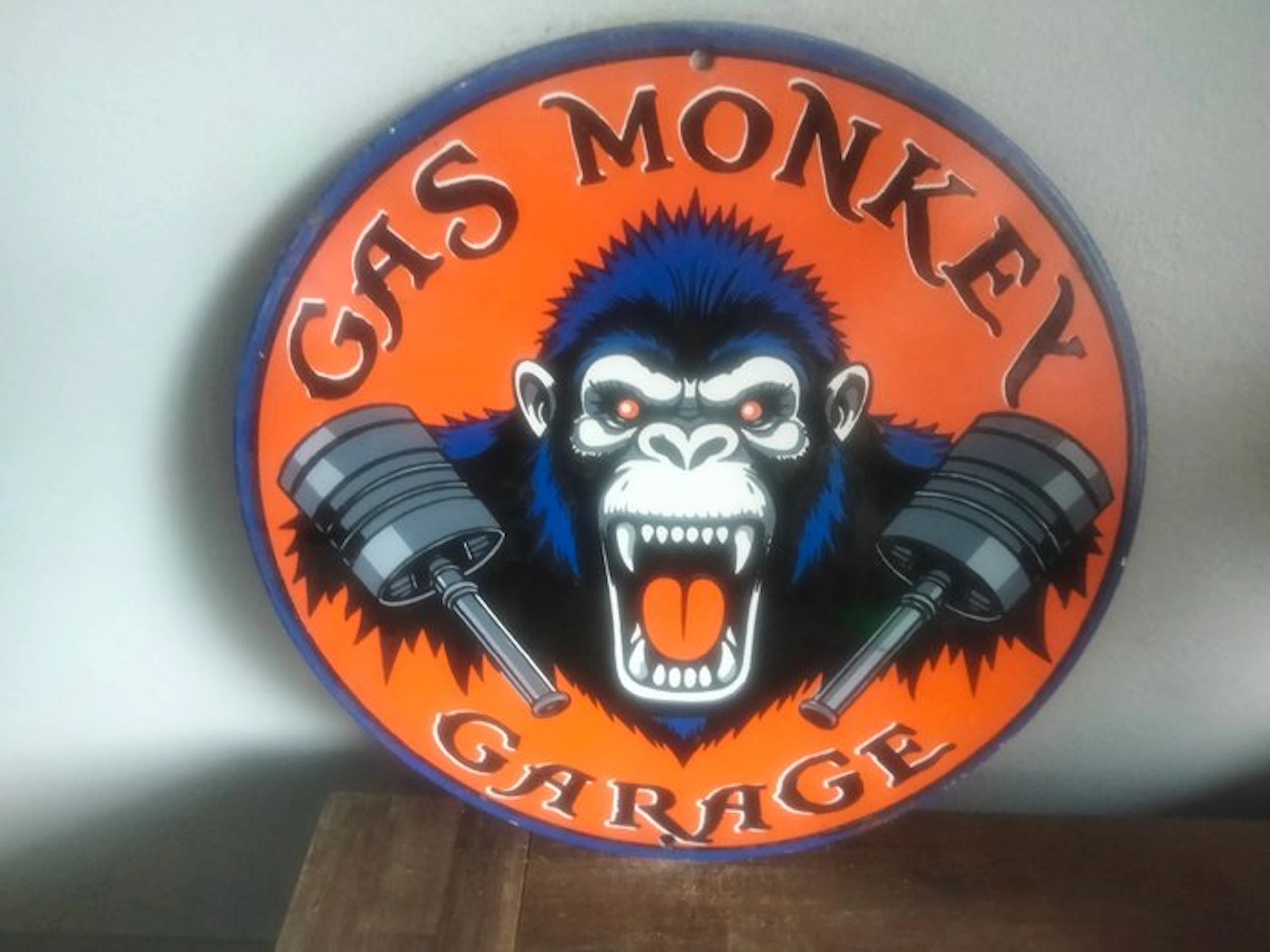 Sign - Gas monkey - garage