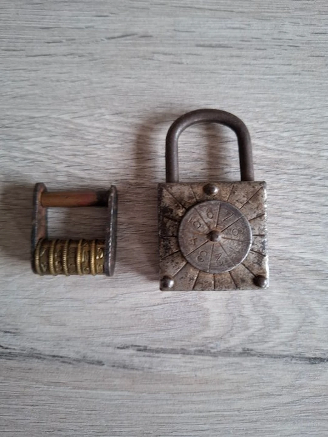 Padlock (2) - 2 chains 18th/19th