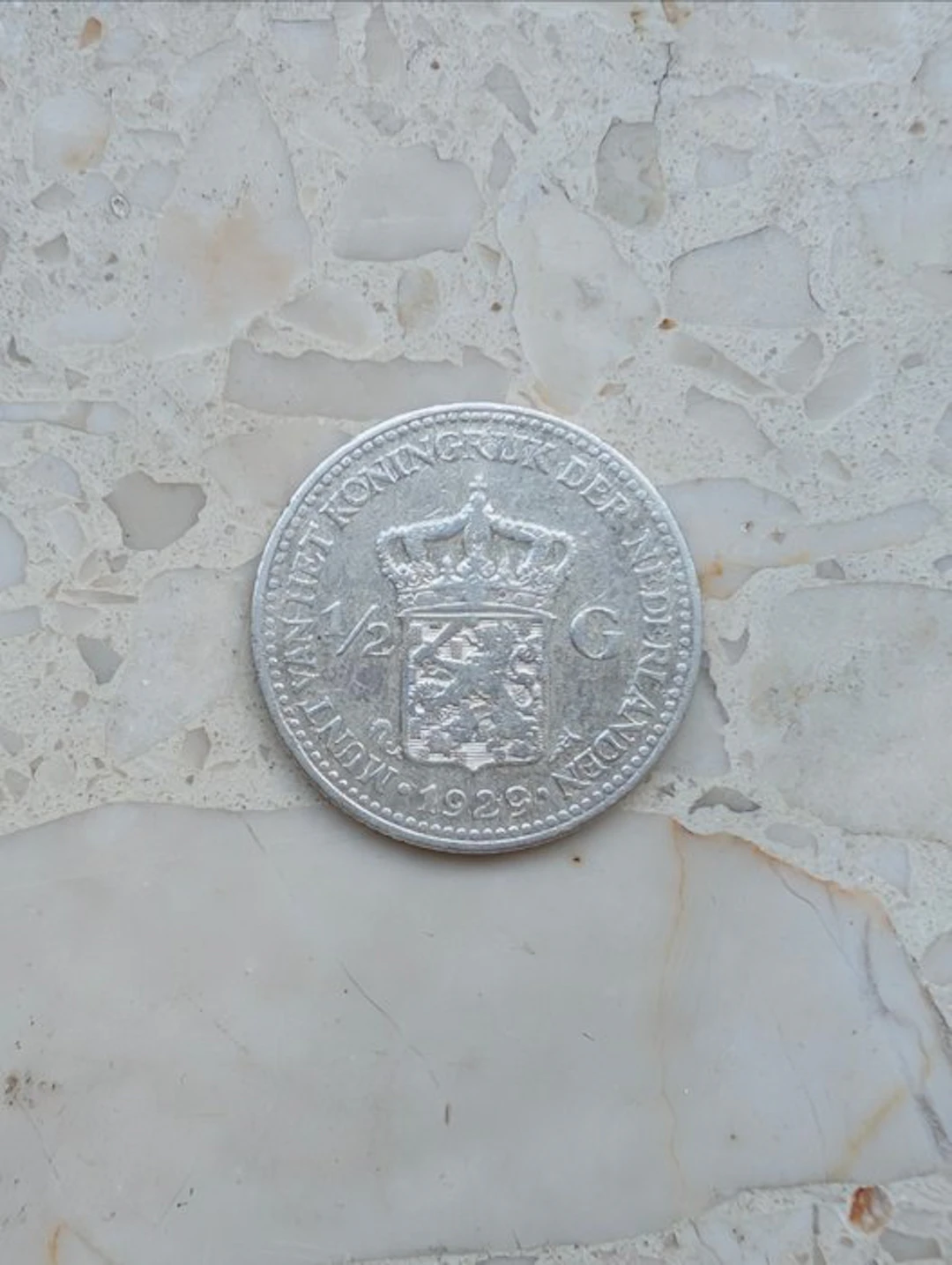 Netherlands. Wilhelmina. 1/2 Gulden 1929B (parels onder de G) (No