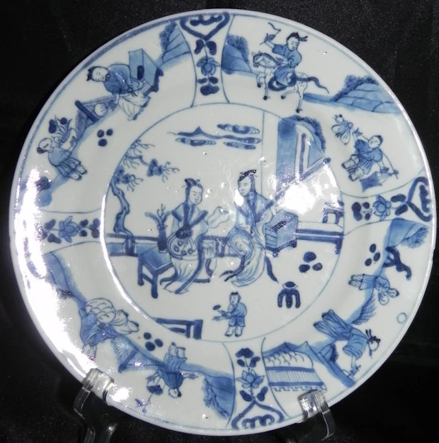 Saucer - Porcelain - Kangxi dish 1662-1722