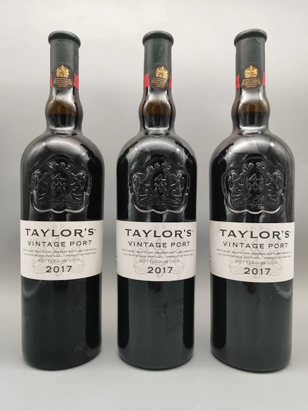 2017 Taylor's - Vintage Port - Bottled in 2019 - Douro - 3 Bottles (0.75L)