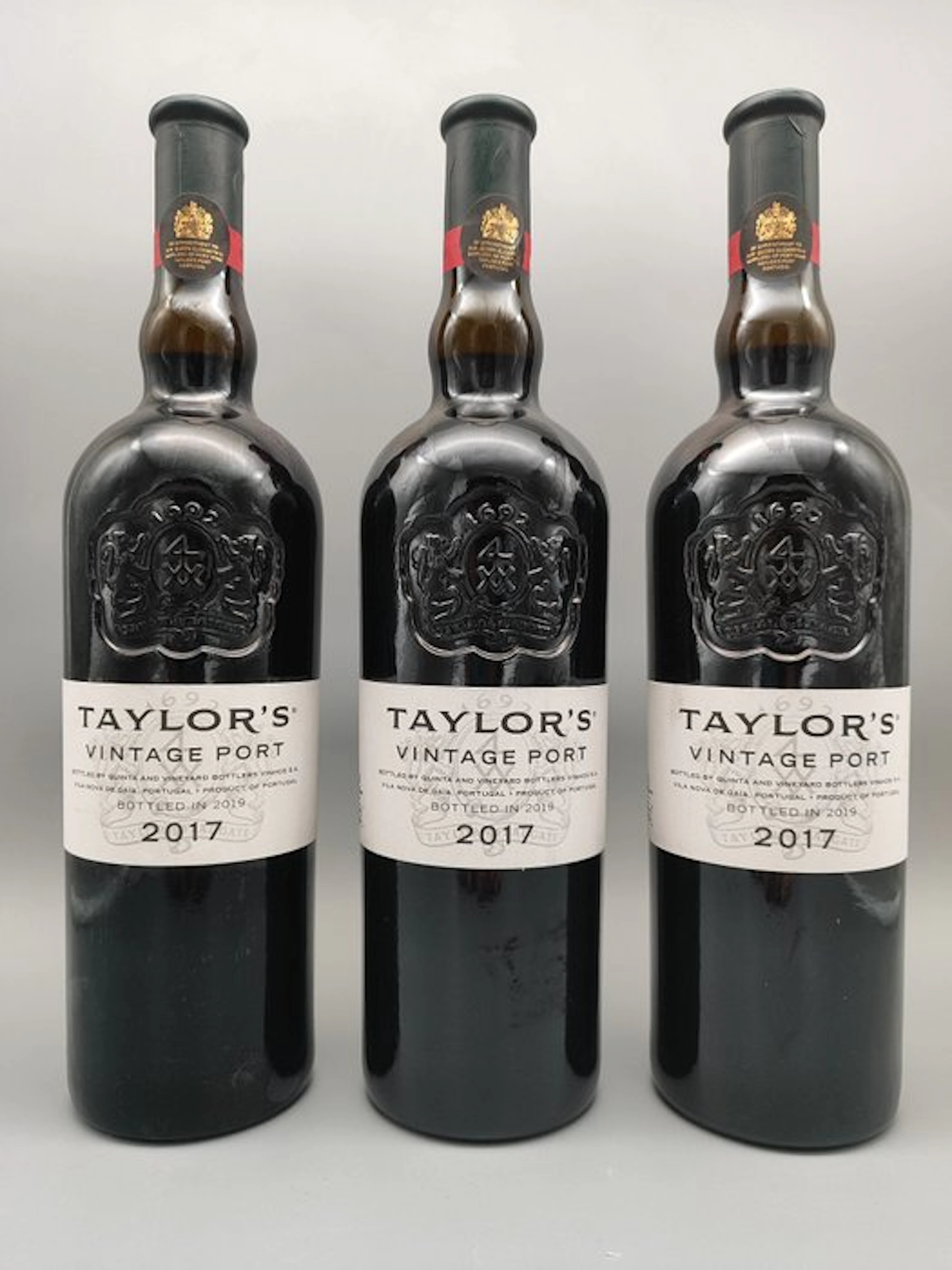 2017 Taylor's - Vintage Port - Bottled in 2019 - Douro - 3 Bottles (0.75L)