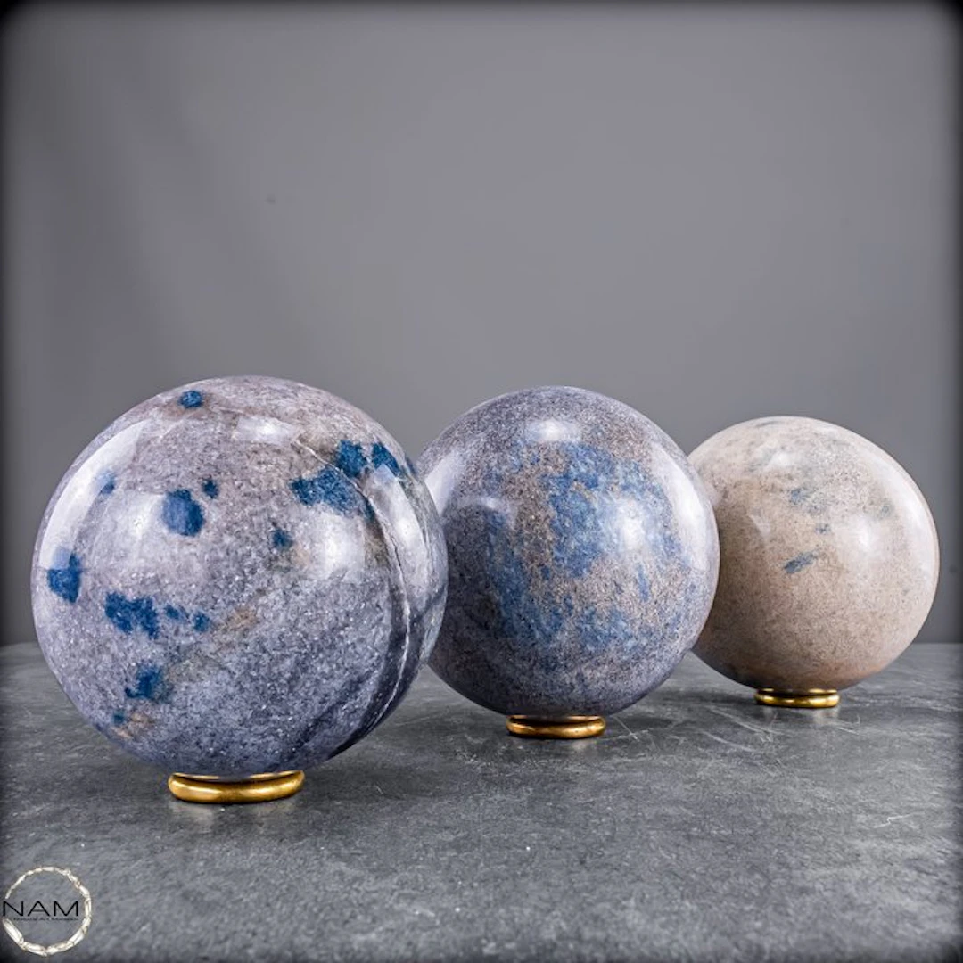 Natural K2 sphere set from Madagascar – hand-polished...