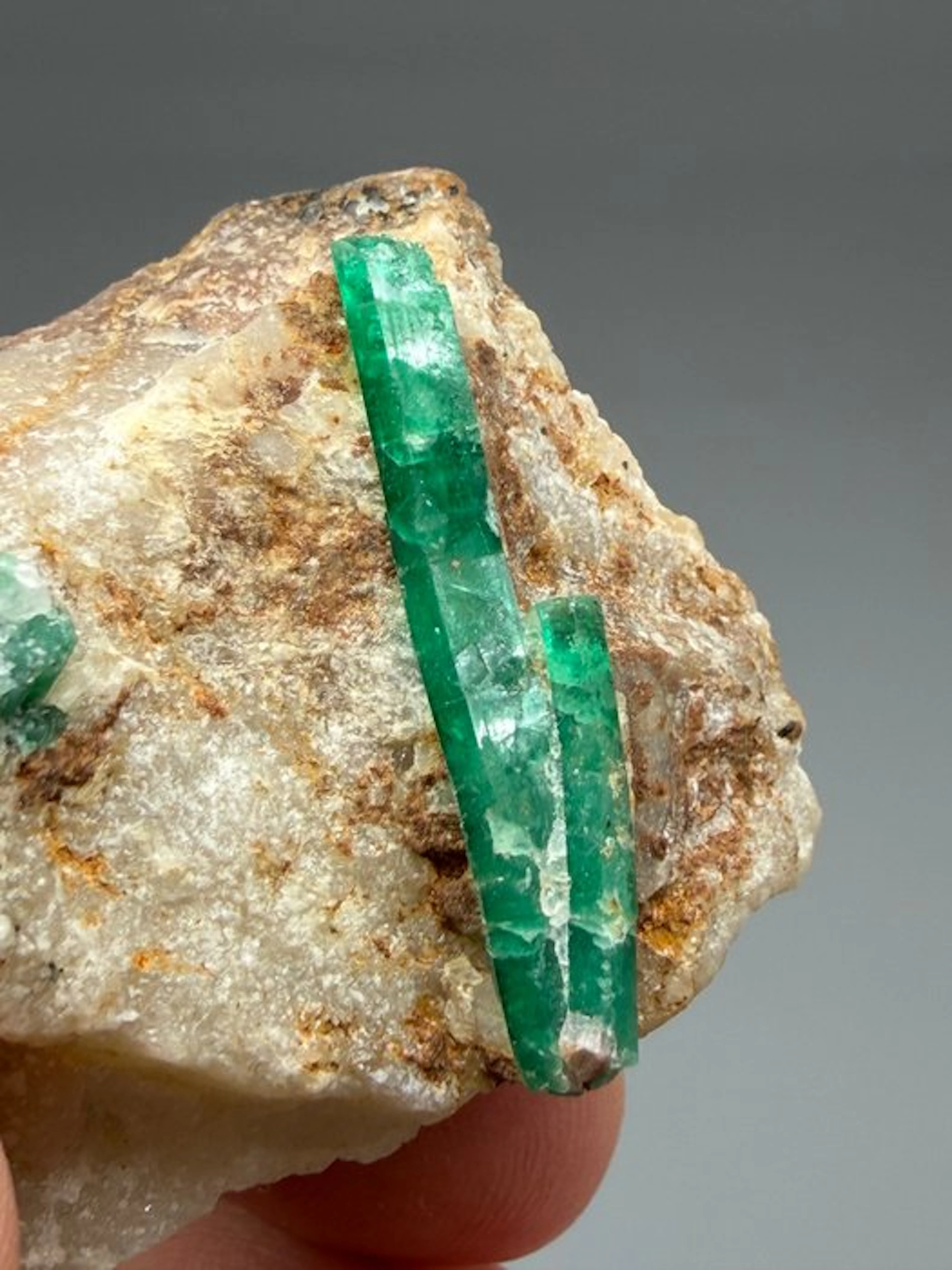 Emerald Specimen- 49 g - (1)