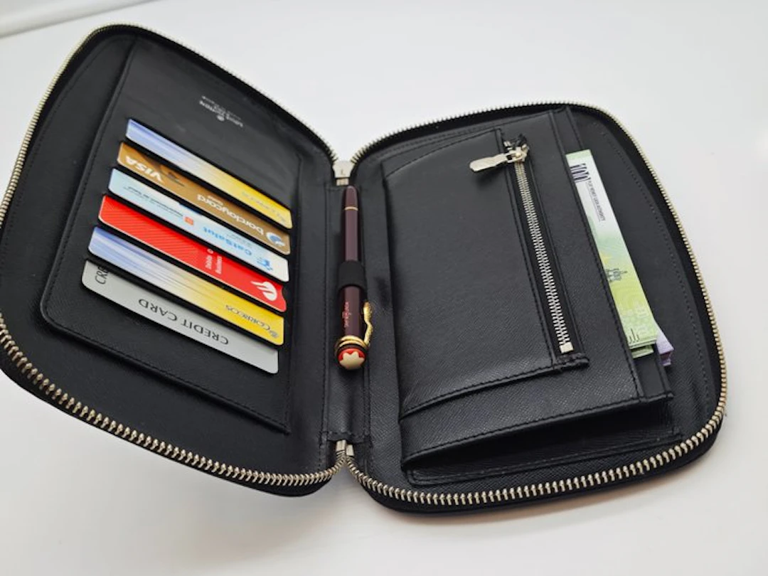 Louis Vuitton - Taiga Atoll Travel Organizer - Purse